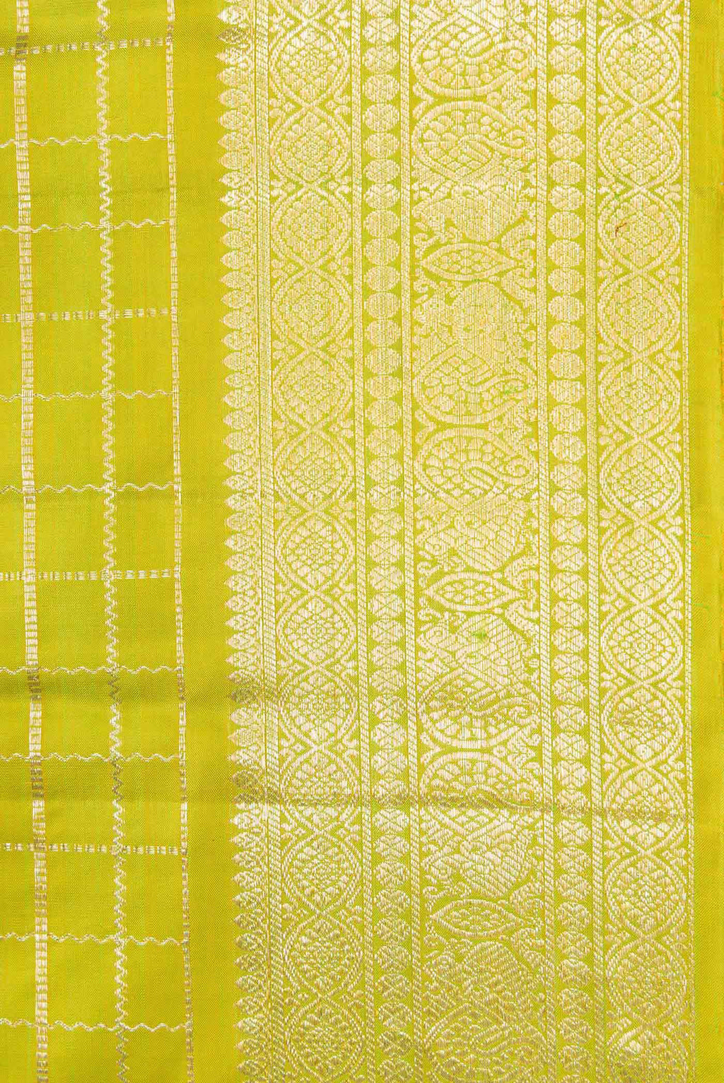 Border image of Parrot Green Kanchipuram Silk Saree with Checked design on the body and Zari Border
