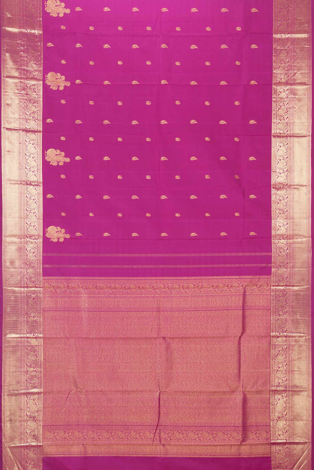 Flat view of Magenta Dual Tone Kanchipuram Saree with Zari Butta on the body and Zari Border