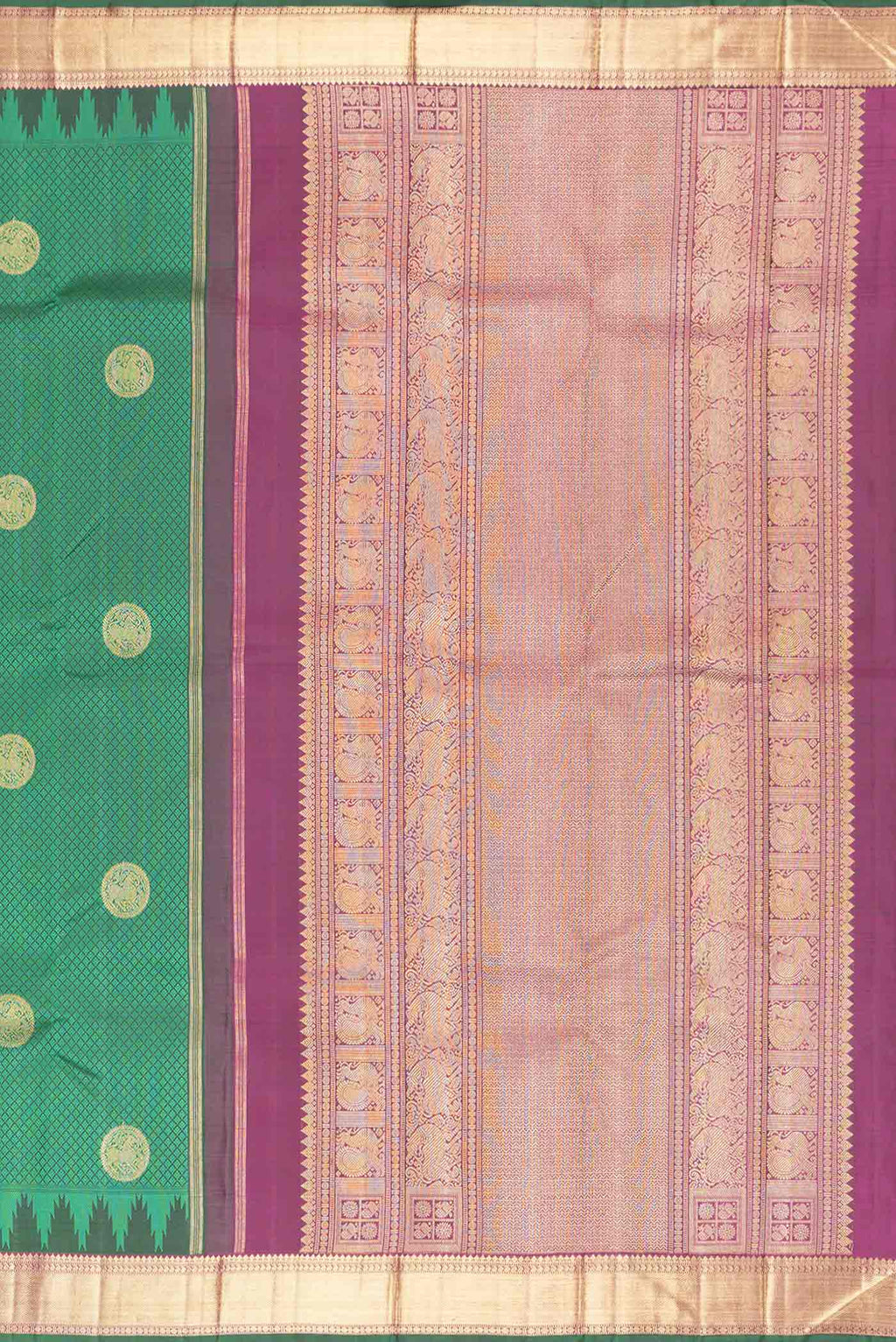 Close up image of the pallu of Pure Silk Pure Zari Green Dual Tone Kanchipuram Saree with Jacquard With Zari Butta on the body and Zari Border