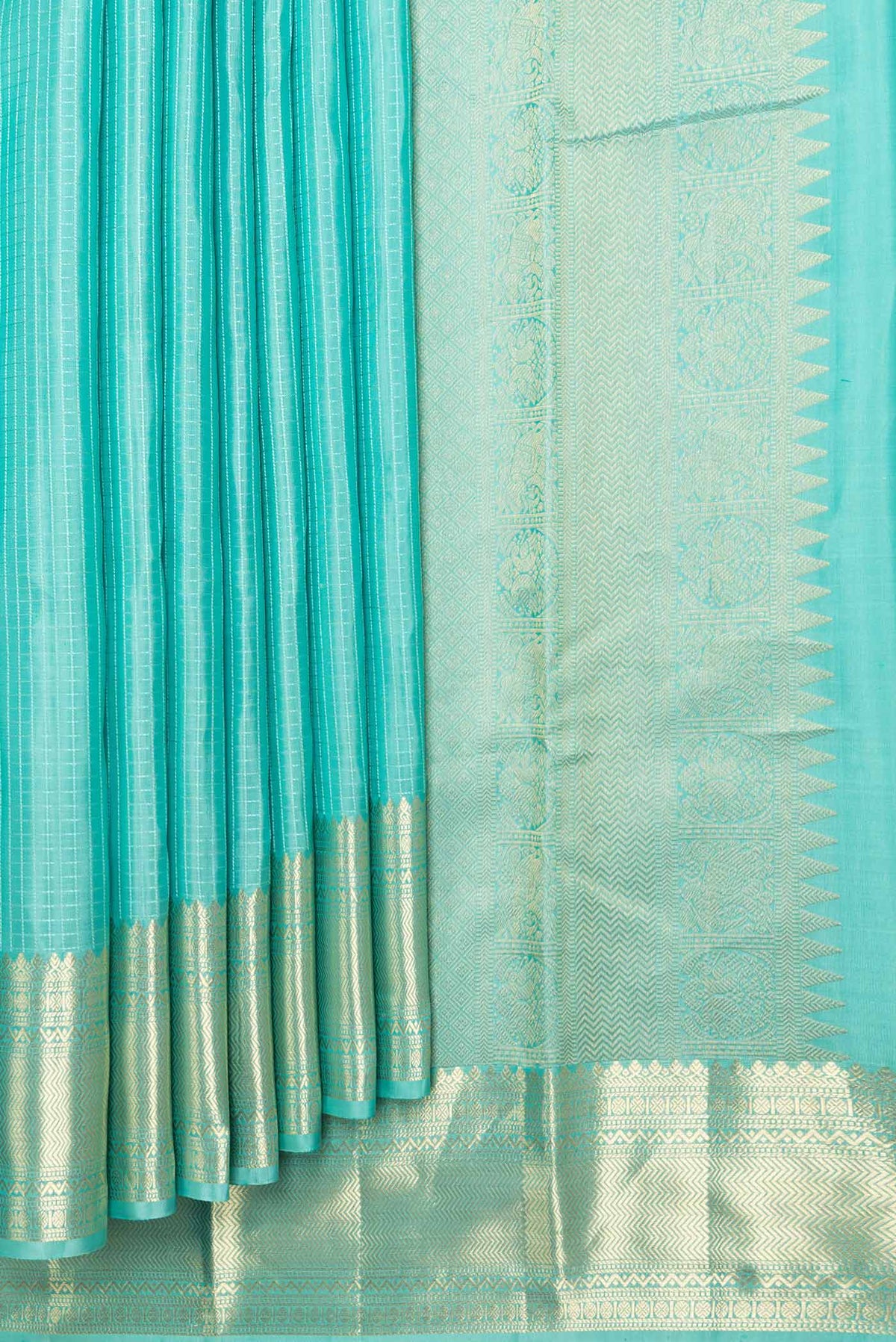 Pleats and pallu of Sea Green Dual Tone Kanchipuram Saree with Checked design on the body and Zari Border