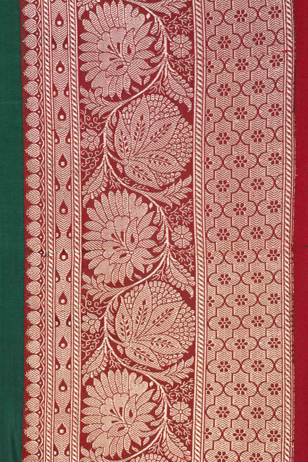 Border image of Bottle Green Dual Tone Banarasi Silk Saree with Zari And Thread Butta on the body and Zari Border