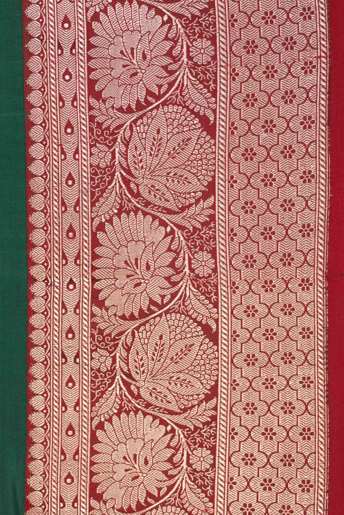 Border image of Bottle Green Dual Tone Banarasi Silk Saree with Zari And Thread Butta on the body and Zari Border