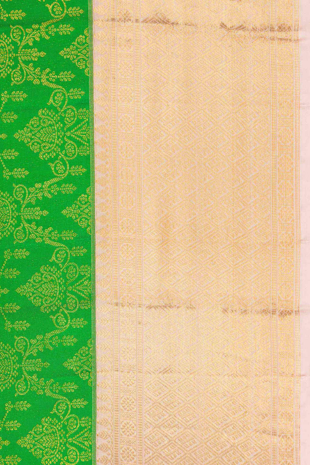 Border image of Parrot Green Dual Tone Kanchipuram Silk Saree with Zari Brocade on the body and Zari Border. 