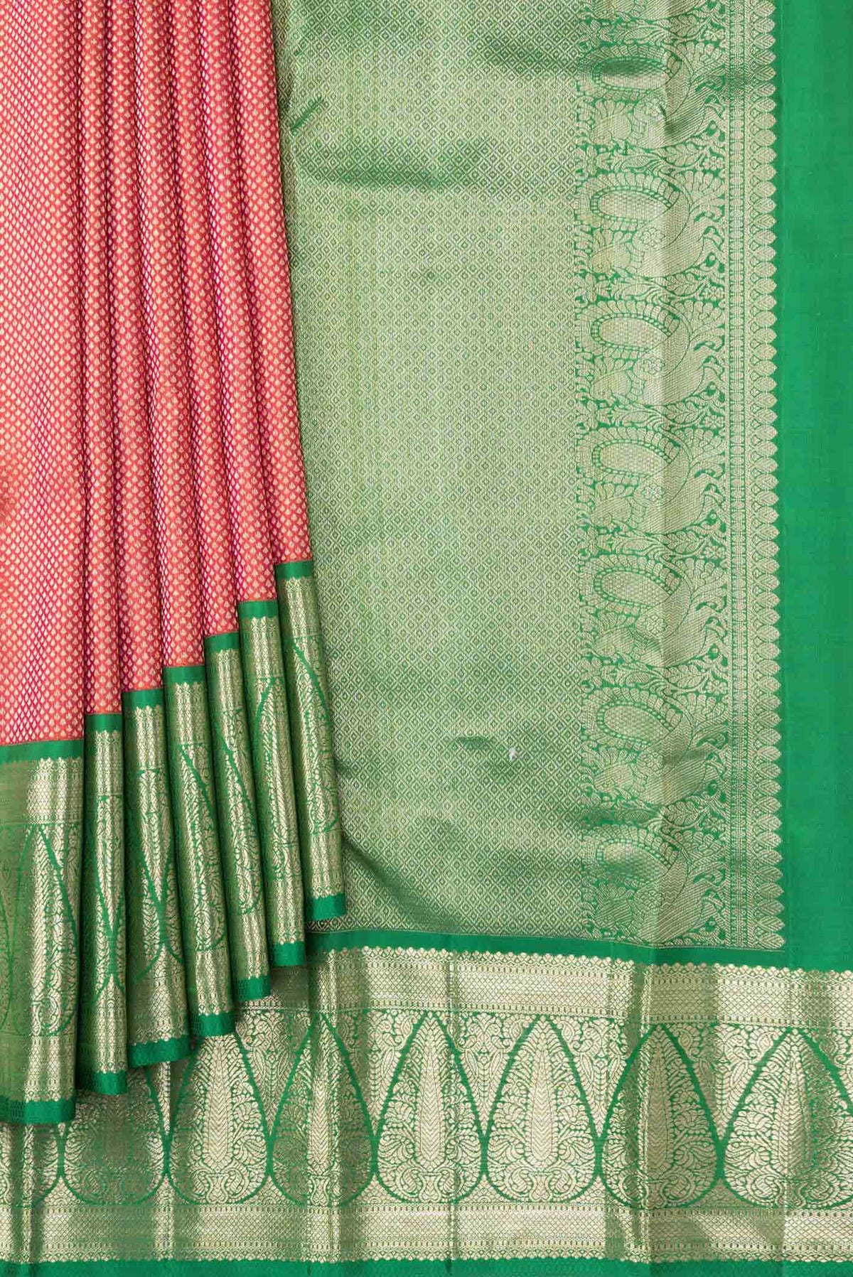 Pleats and pallu of Pink Dual Tone Kanchipuram Silk Saree with Zari Brocade on the body and Zari Border