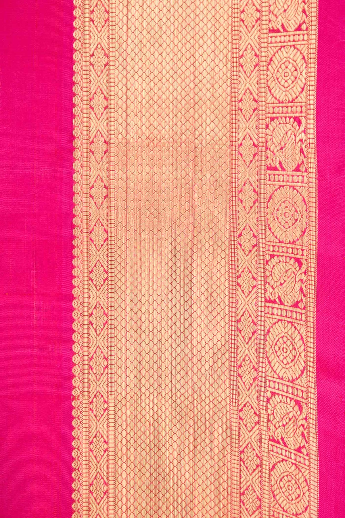 Border image of Pure Silk Pure Zari Dark Pink Dual Tone Kanchipuram Saree with Zari Butta on the body and Zari Border