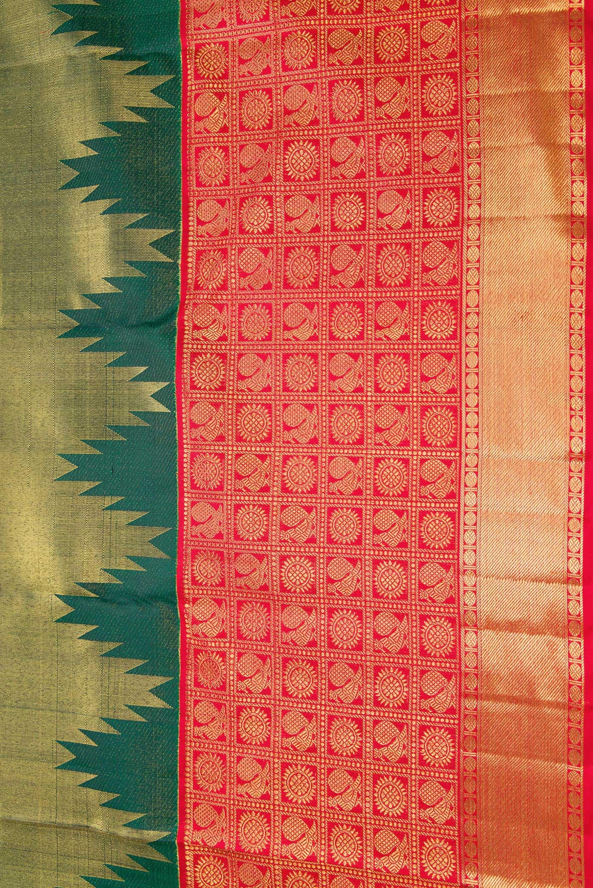 Border image of Pure Silk Pure Zari Bottle Green Dual Tone Kanjivaram Saree with Zari Brocade on the body and Fancy Border. 