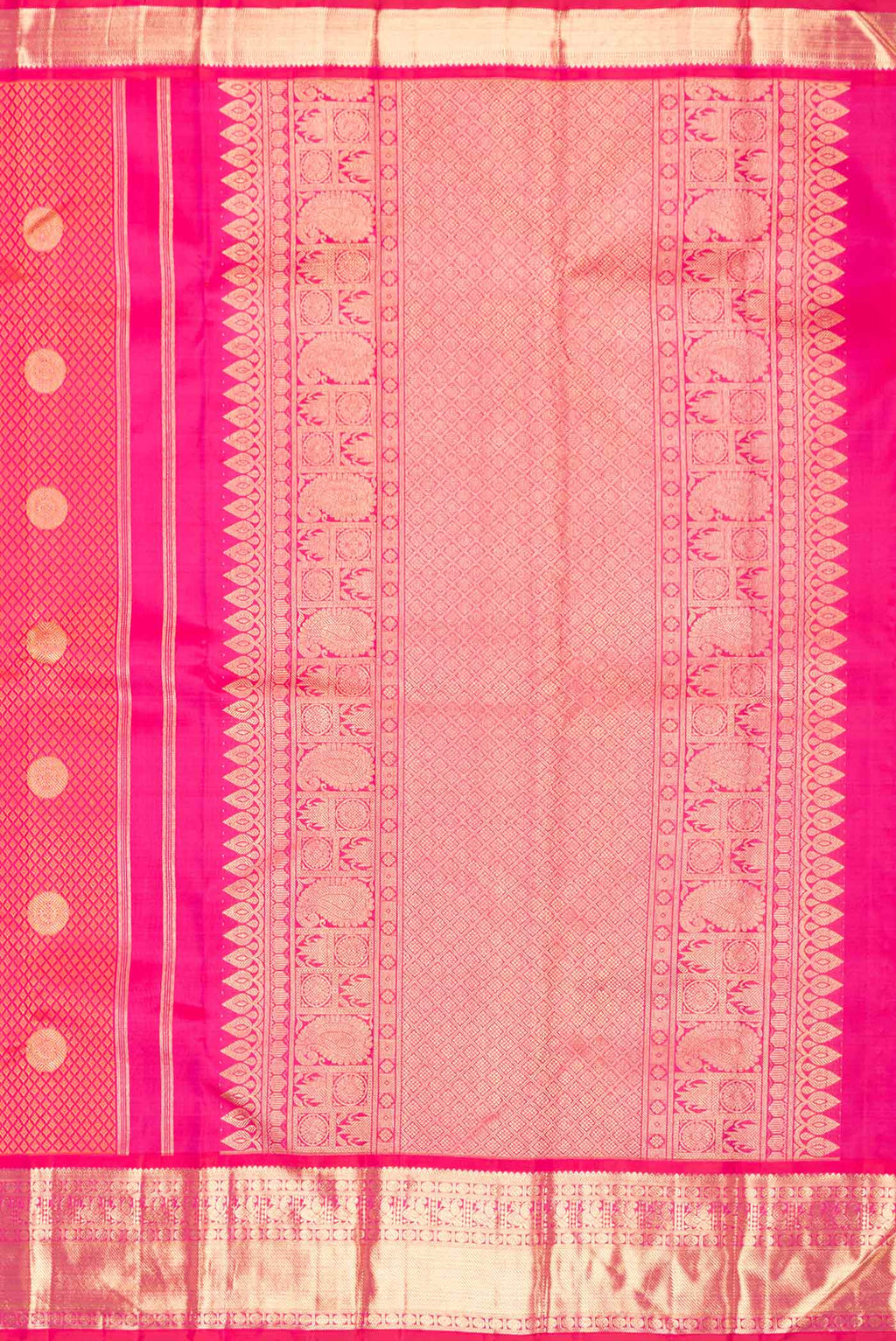 Close up image of the pallu of Pure Silk Pure Zari Pink Dual Tone Kanchipuram Saree with Jacquard With Zari Butta on the body and Zari Border
