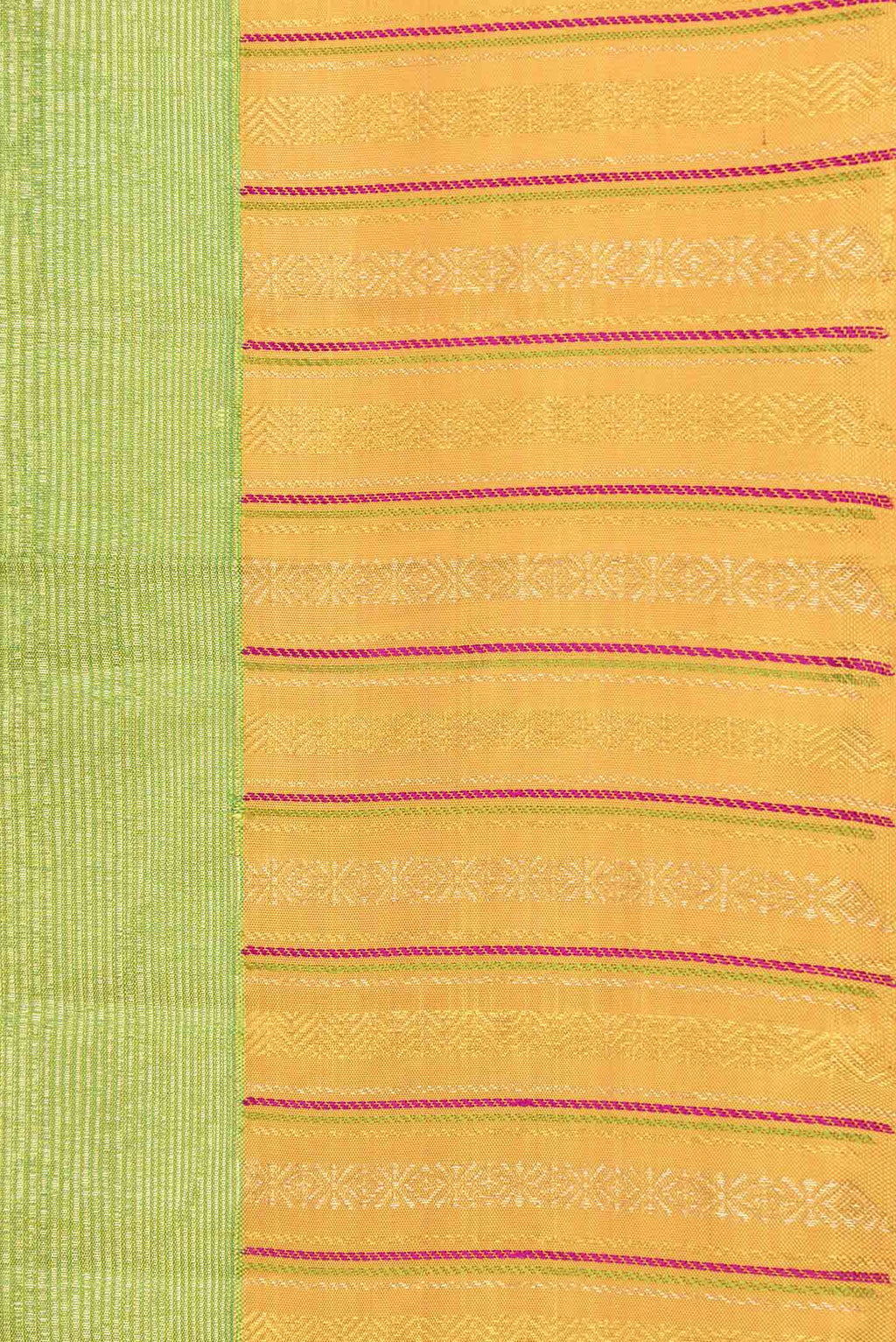 Border image of Pure Silk Pure Zari Green Dual Tone Kanchipuram Saree with Zari Brocade on the body and Zari Border