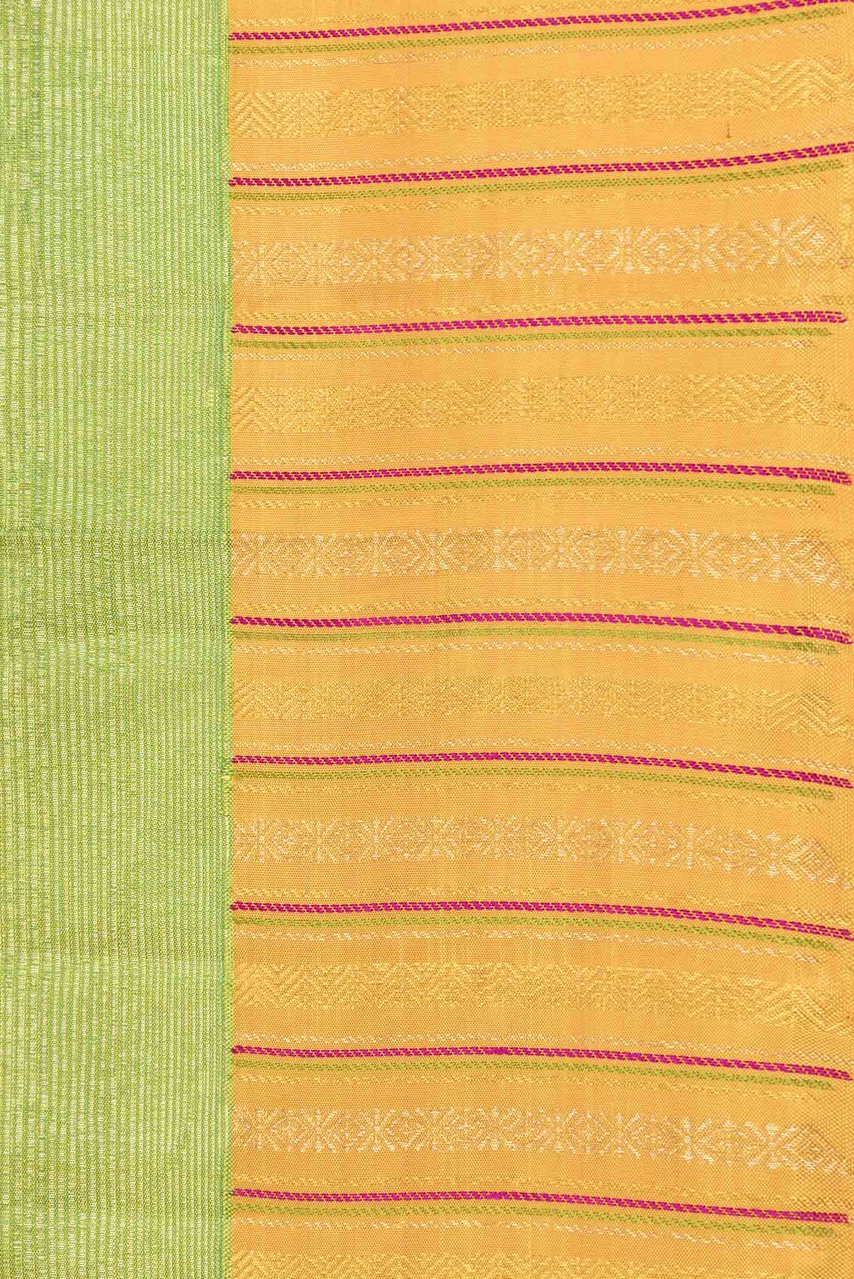 Border image of Pure Silk Pure Zari Green Dual Tone Kanchipuram Saree with Zari Brocade on the body and Zari Border