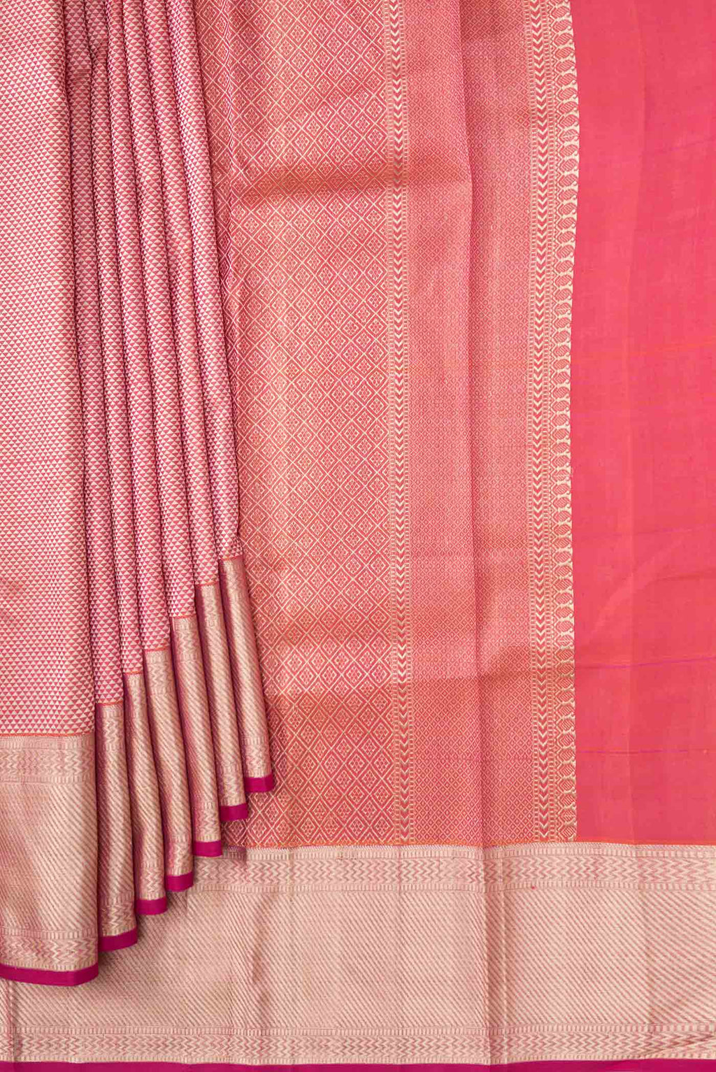 Pleats and pallu of Pure Silk Pure Zari Orange Dual Tone Kanchipuram SareeJacquard design on the body and Zari Border