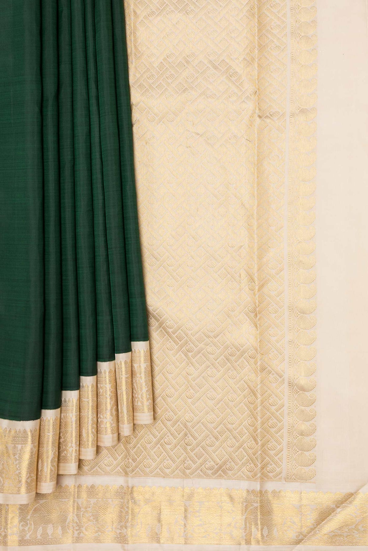 Pleats and pallu of Pure Silk Pure Zari Green Dual Tone Kanchipuram Saree with Plain Body and Zari Border