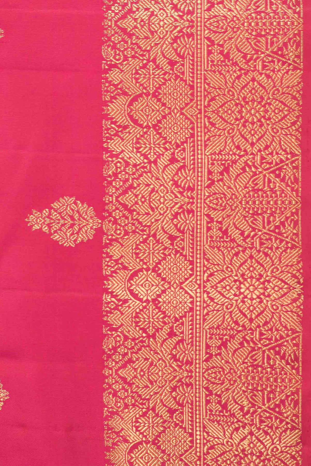 Border image of Dark Pink Dual Tone Kanchipuram Silk Saree with Zari Butta on the body and Zari Border