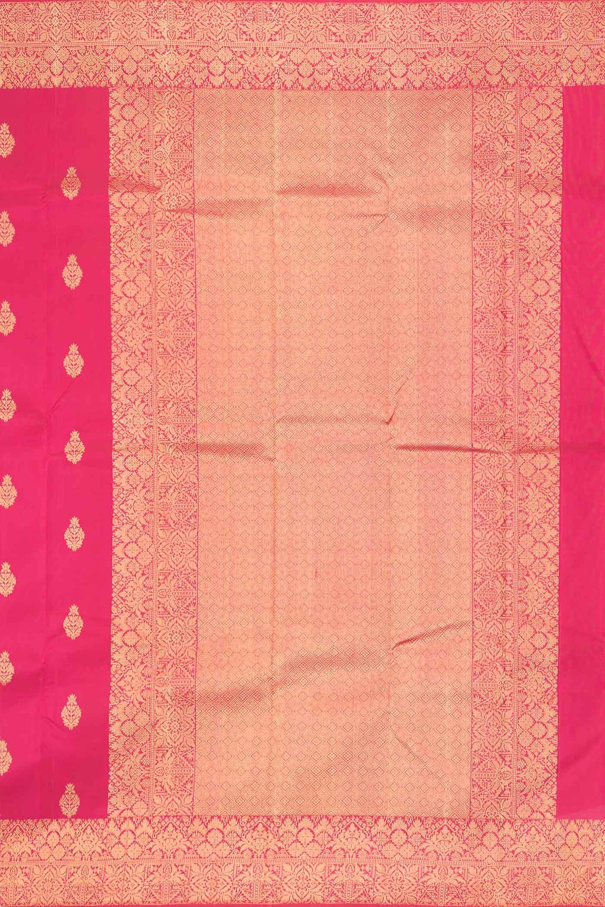 Close up image of the pallu of Dark Pink Dual Tone Kanchipuram Silk Saree with Zari Butta on the body and Zari Border
