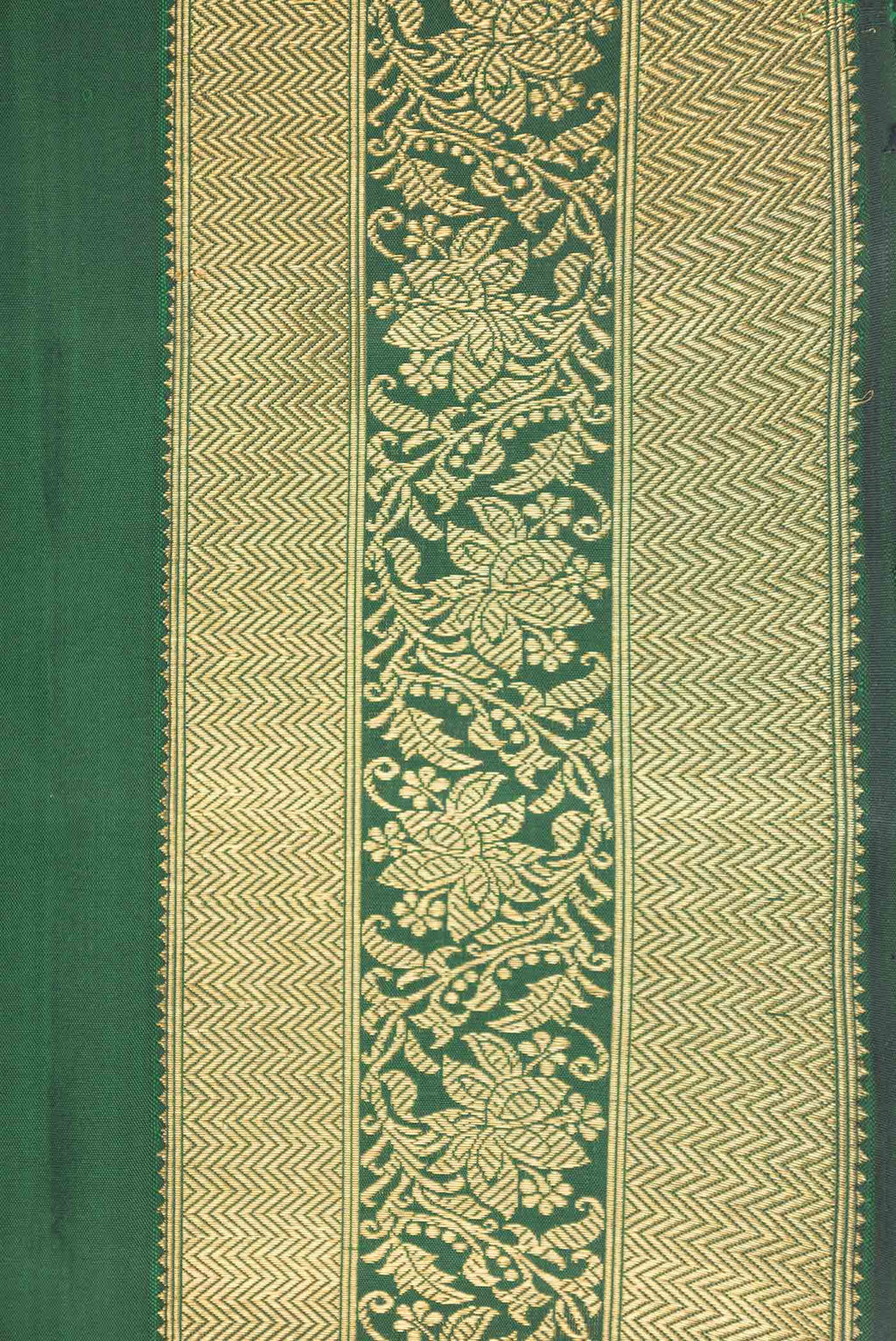 Border image of Pure Silk Pure Zari Green Dual Tone Kanchipuram Saree with Zari Butta on the body and Zari Border