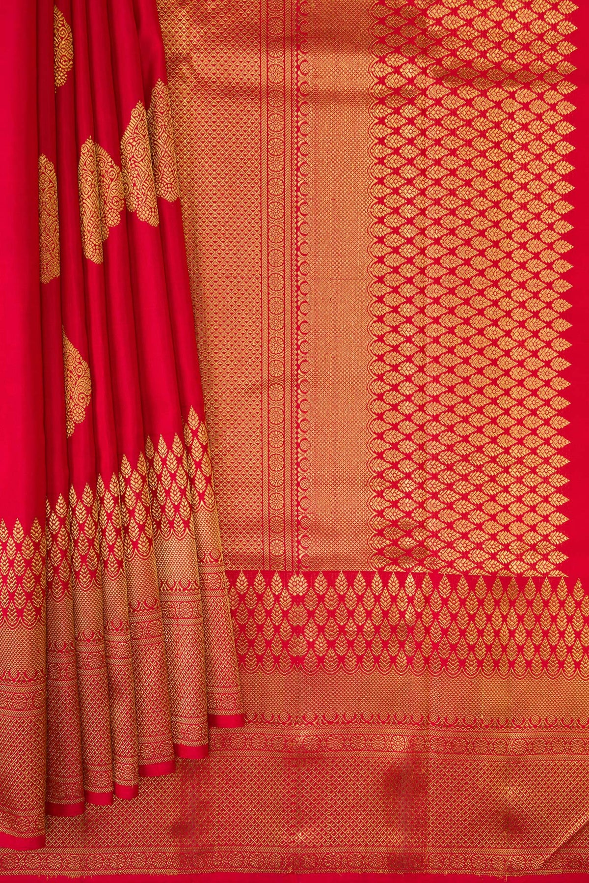 Pleats and pallu of Pure Silk Pure Zari Red Dual Tone Kanjivaram Saree with Zari Butta on the body and Fancy Border. 