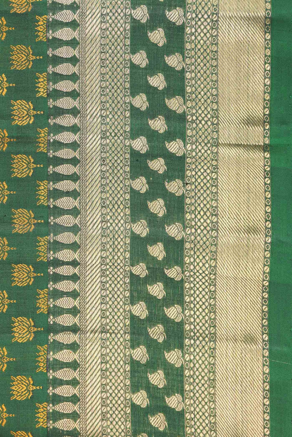 Border image of Pure Silk Pure Zari Green Dual Tone Kanchipuram Saree with Thread Butta on the body and Zari Border