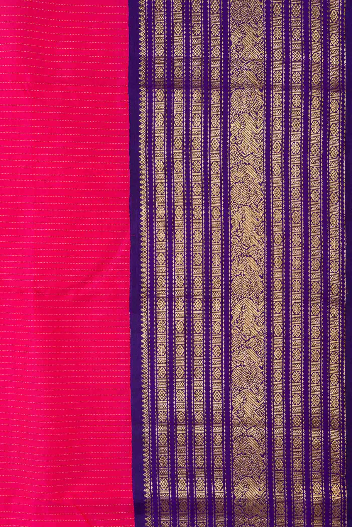 Border image of Dark Pink Dual Tone Kanchipuram Silk Saree with Stripes on the body and Zari Border