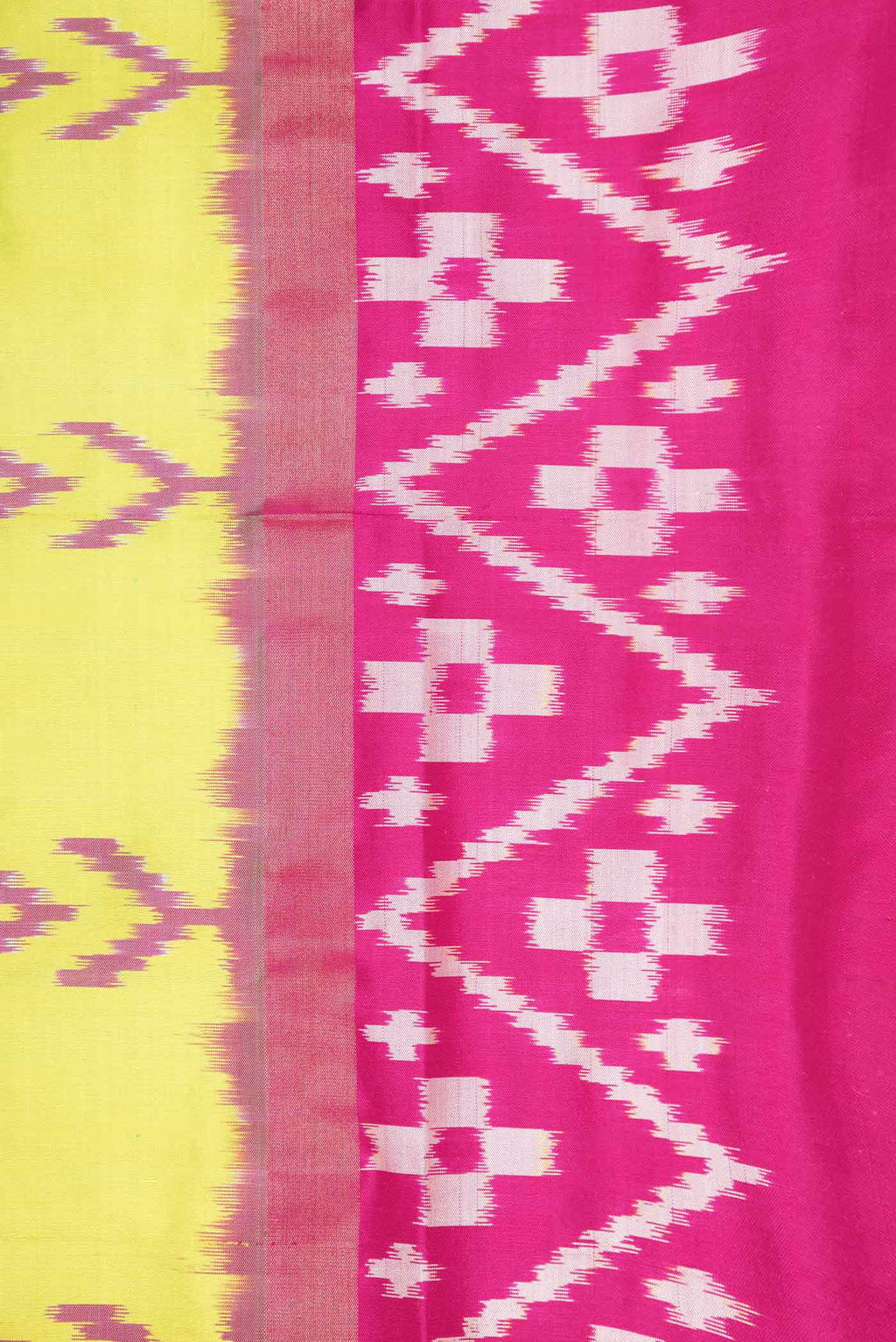 Border image of Parrot Green Dual Tone Pochampally Silk Saree with Ikat Print on the body and Ikat Border