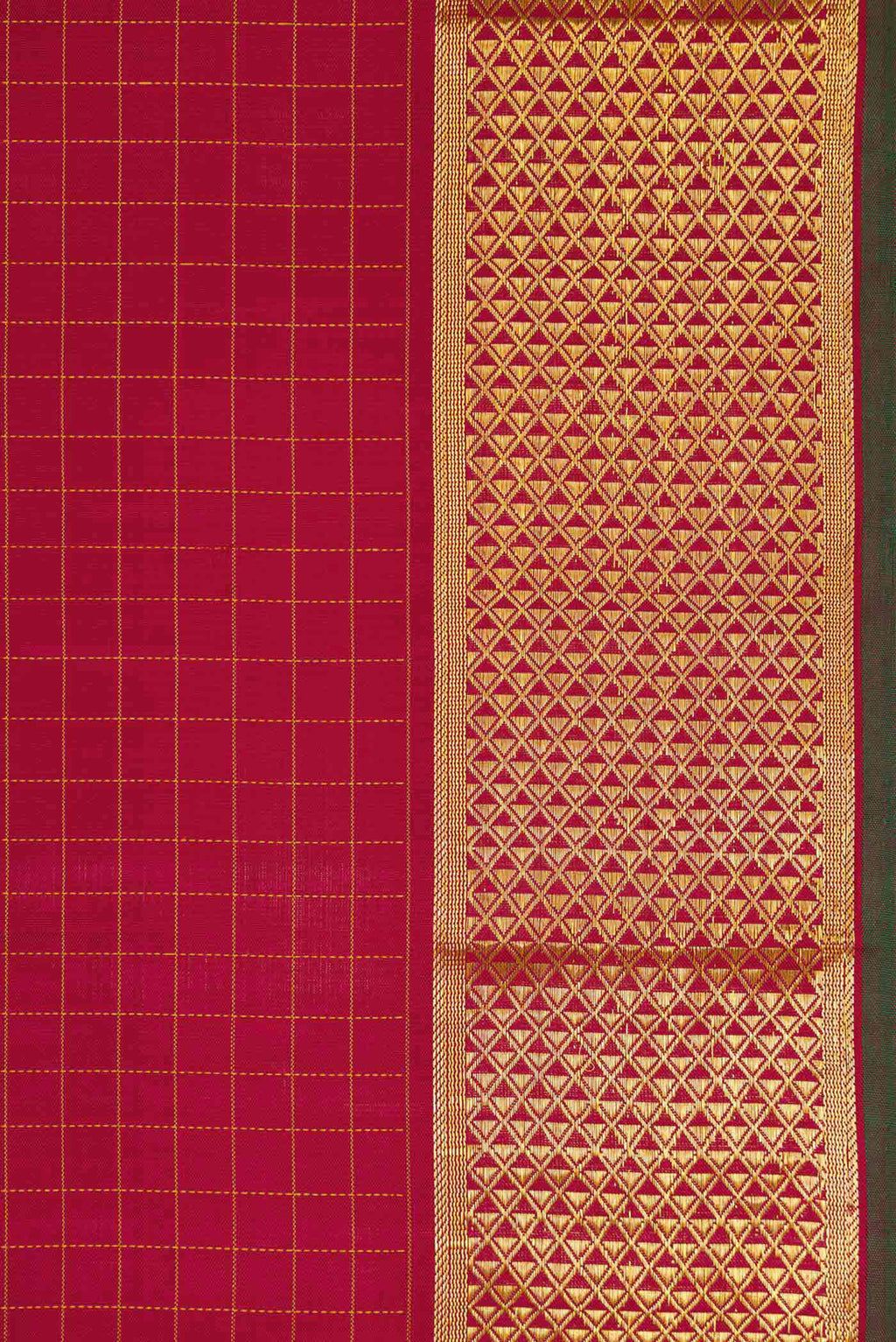 Border image of Maroon Dual Tone Kanchipuram Silk Saree with Checked design on the body and Zari Border. 