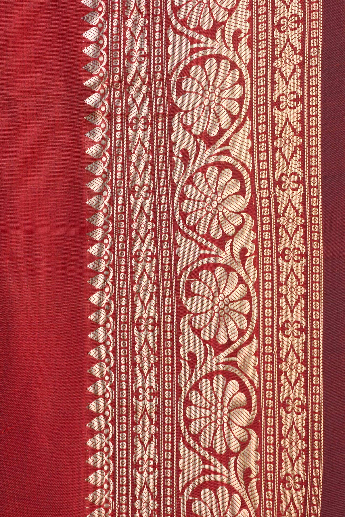 Border image of Maroon Dual Tone Banarasi Silk Saree with Zari Butta on the body and Zari Border. 