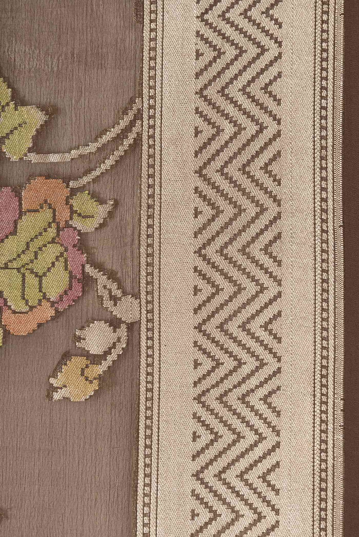 Border image of Brown Dual Tone Banarasi Saree with Zari Brocade on the body and Zari Border. 