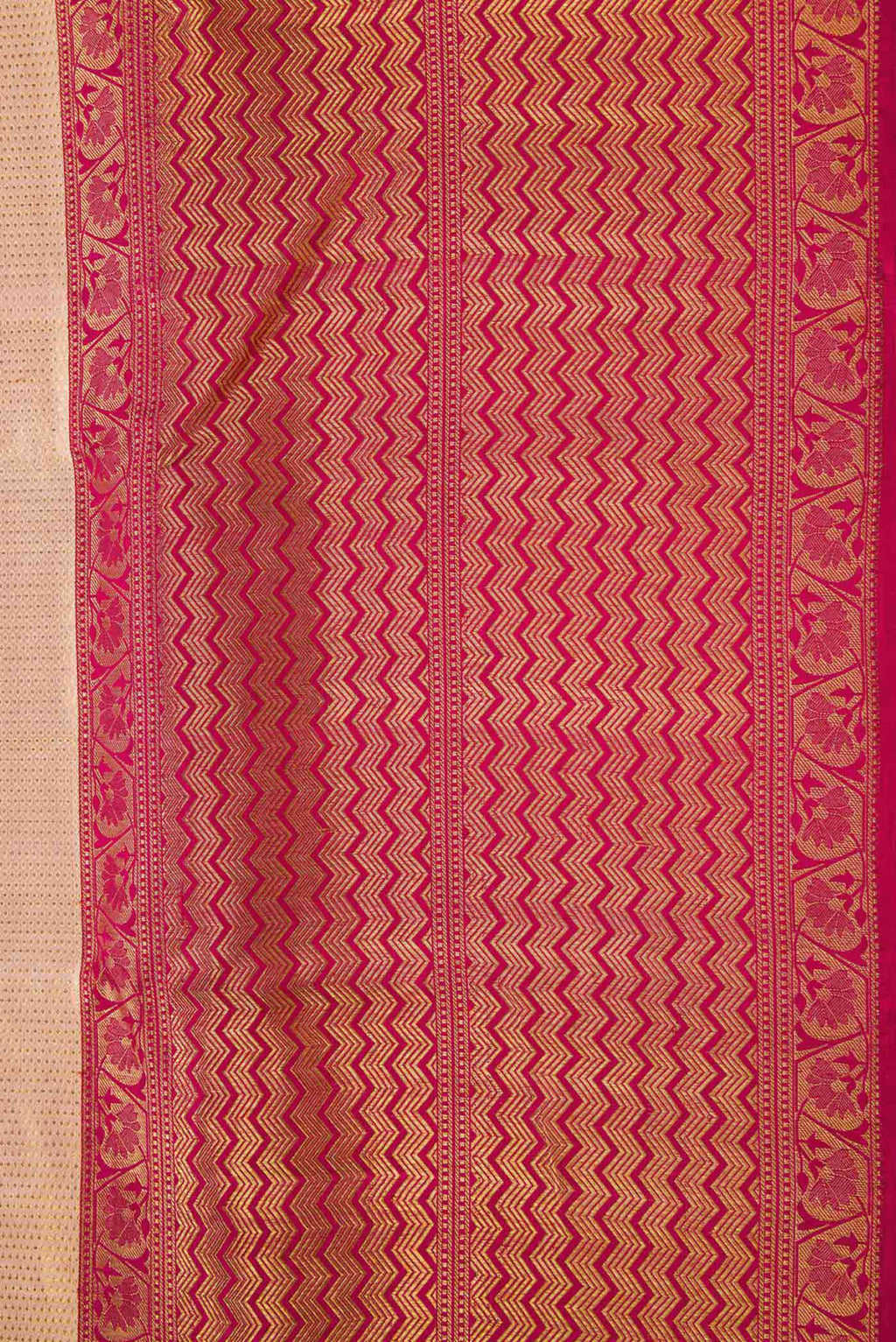 Border image of Rose Gold Kanchipuram Silk Saree with Zari Brocade on the body and Zari Border