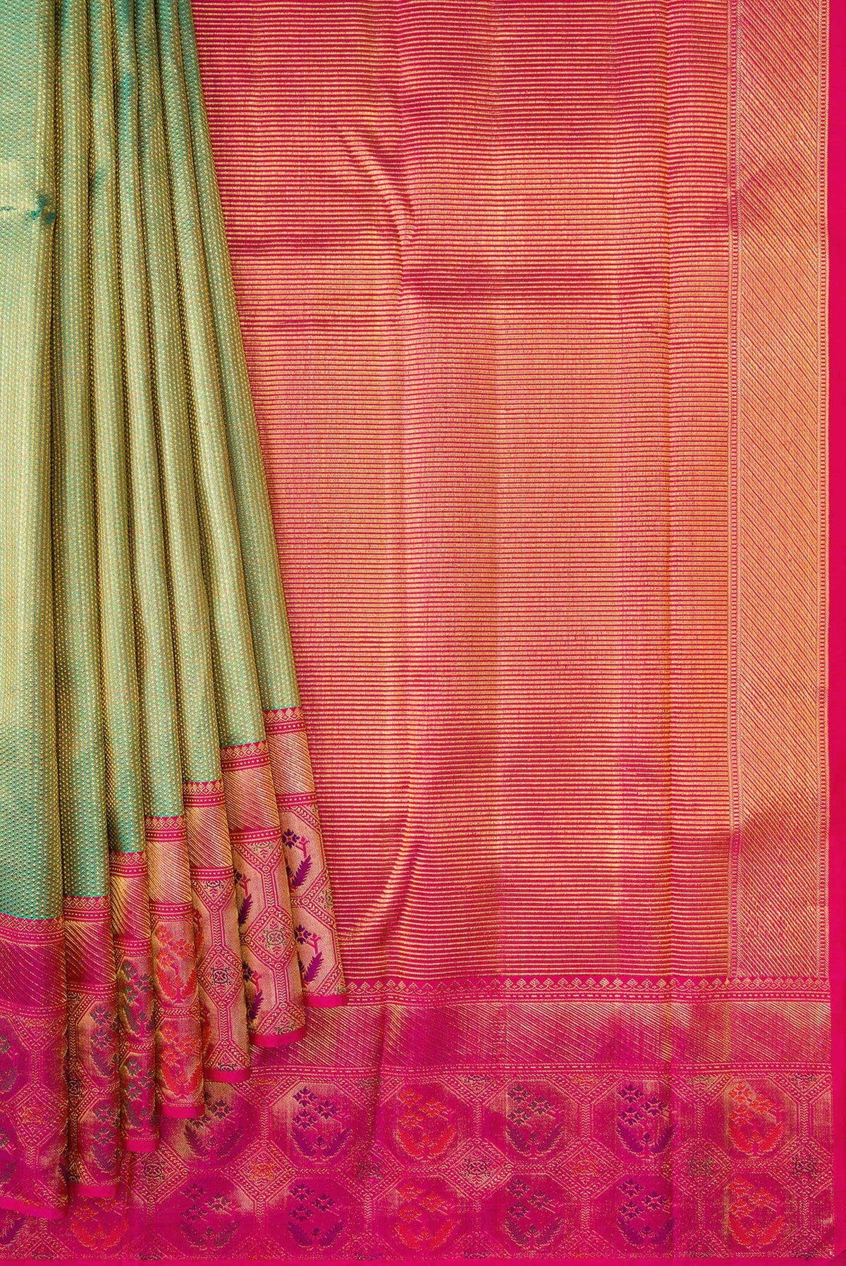 Pleats and pallu of Mehandi Green Dual Tone Kanchipuram Silk Saree with Zari Brocade on the body and Fancy Border. 