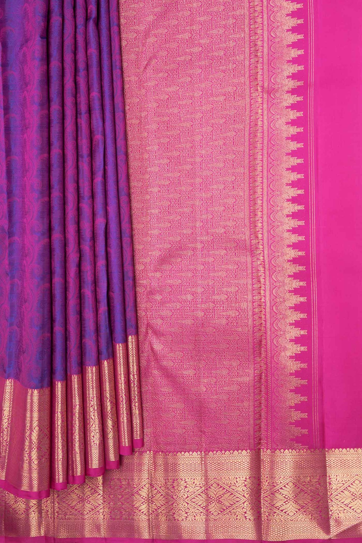 Pleats and pallu of Purple Dual Tone Kanchipuram Silk Saree with Jacquard design on the body and Zari Border