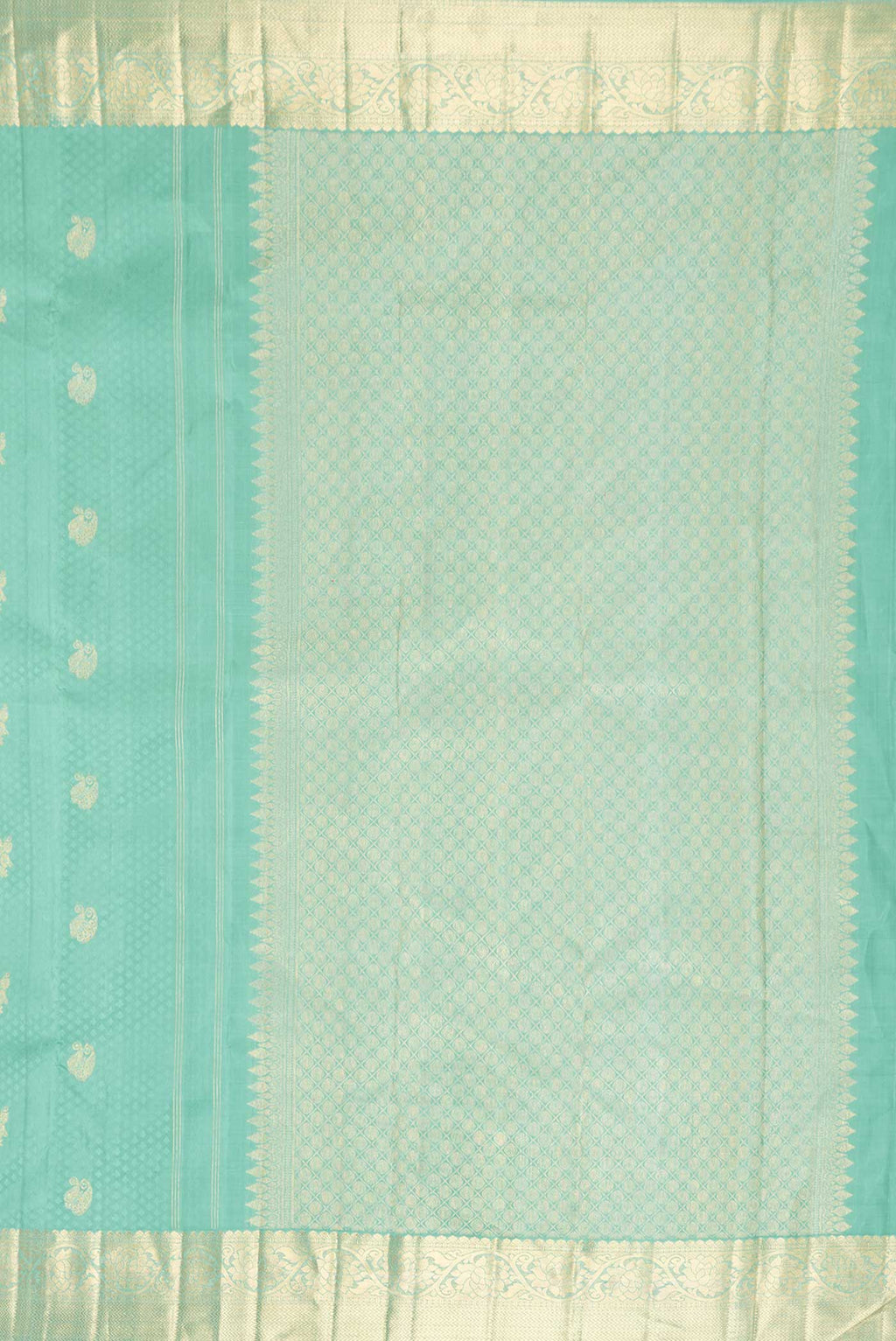 Close up image of the pallu of Pure Silk Pure Zari Green Dual Tone Kanchipuram Saree with Jacquard With Zari Butta on the body and Zari Border