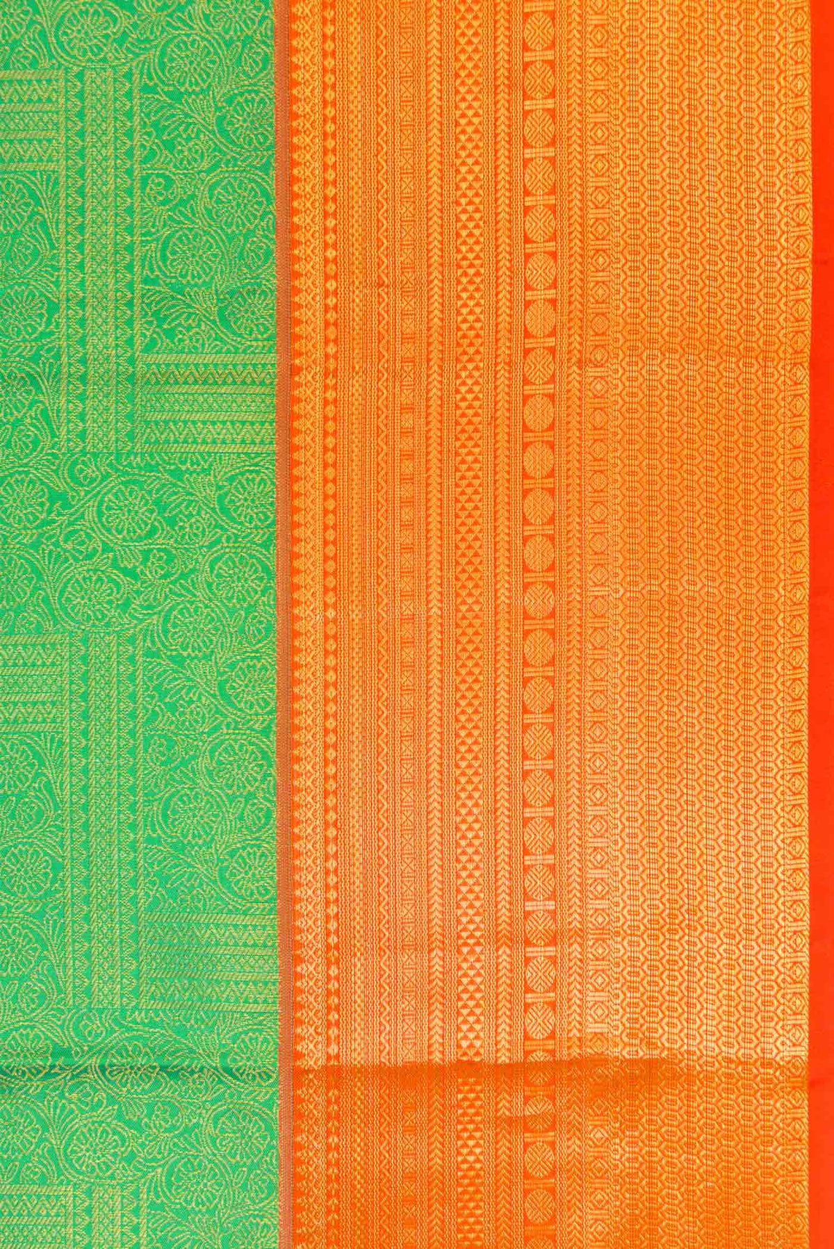 Border image of Parrot Green Dual Tone Kanchipuram Silk Saree with Zari Brocade on the body and Zari Border. 