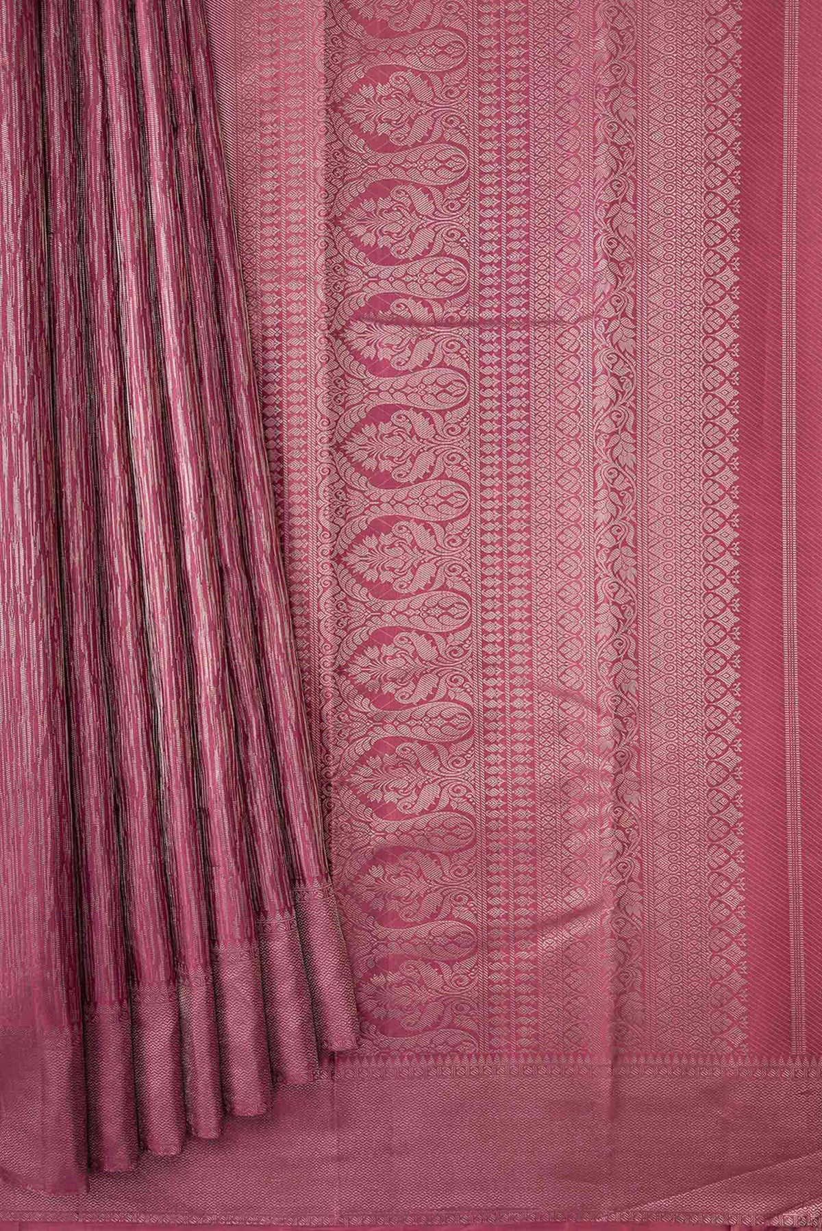 Pleats and pallu of Dark Mauve Dual Tone Kanchipuram Silk Saree with Zari Brocade on the body and Zari Border