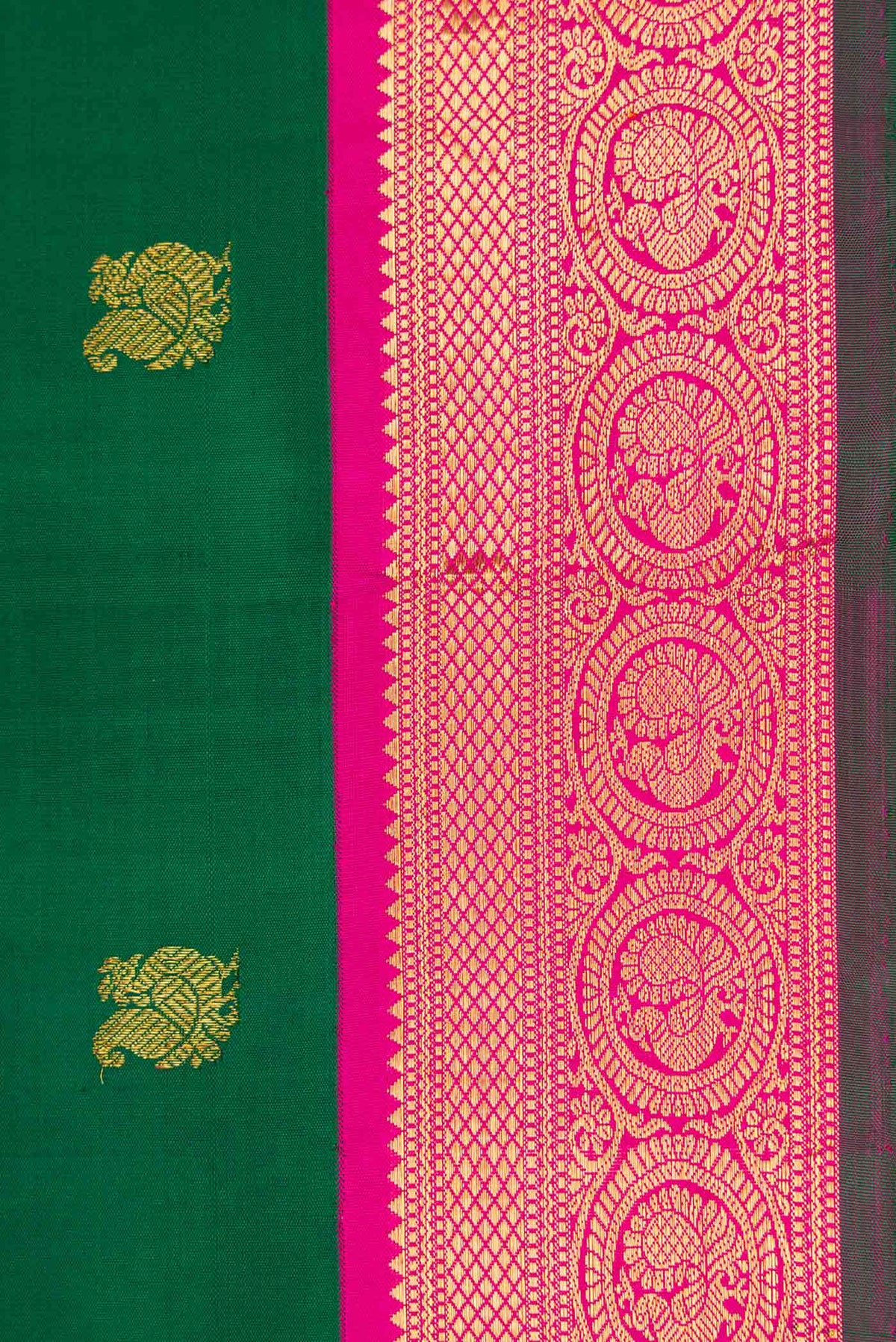 Border image of Bottle Green Dual Tone Kanchipuram Silk Saree with Zari Butta on the body and Zari Border