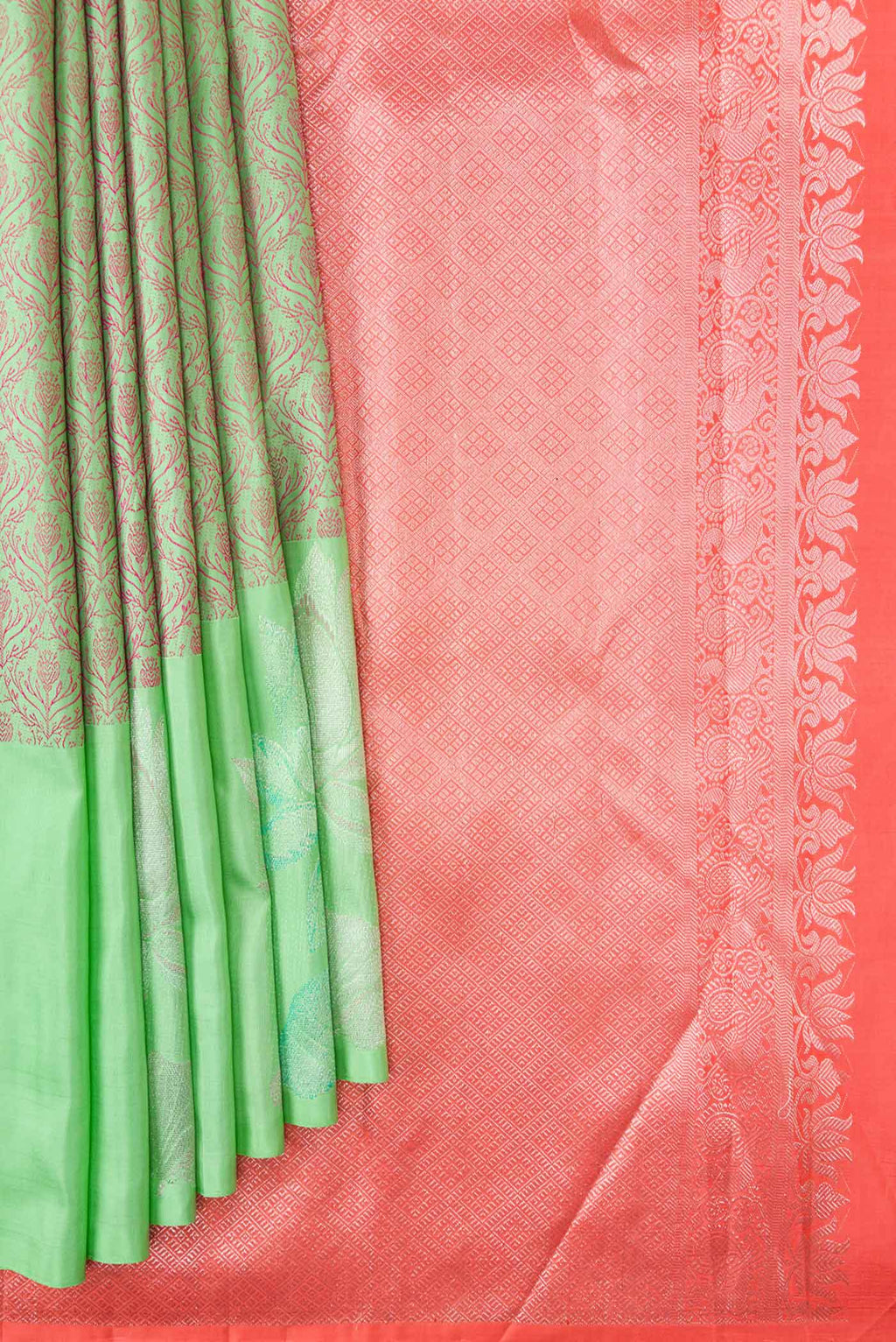 Pleats and pallu of Parrot Green Dual Tone Kanchipuram Silk Saree with Jacquard design on the body and Fancy Border