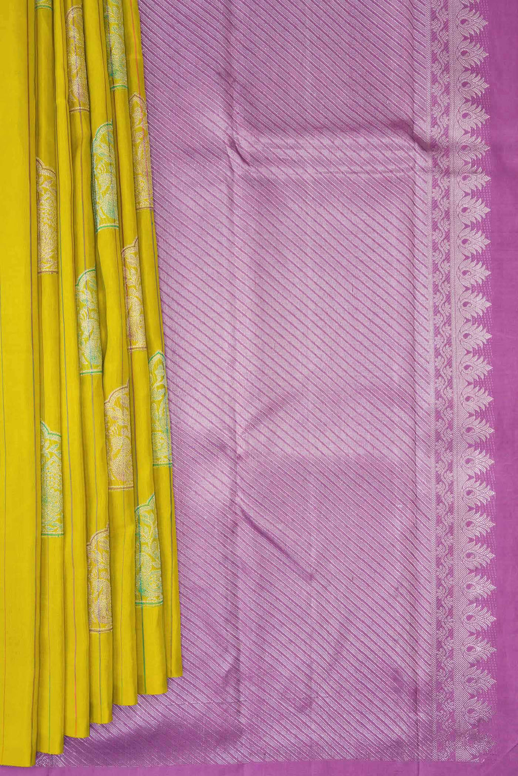 Pleats and pallu of Pure Silk Pure Zari Mehandi Green Dual Tone Kanchipuram Saree with Stripes on the body and Without Border