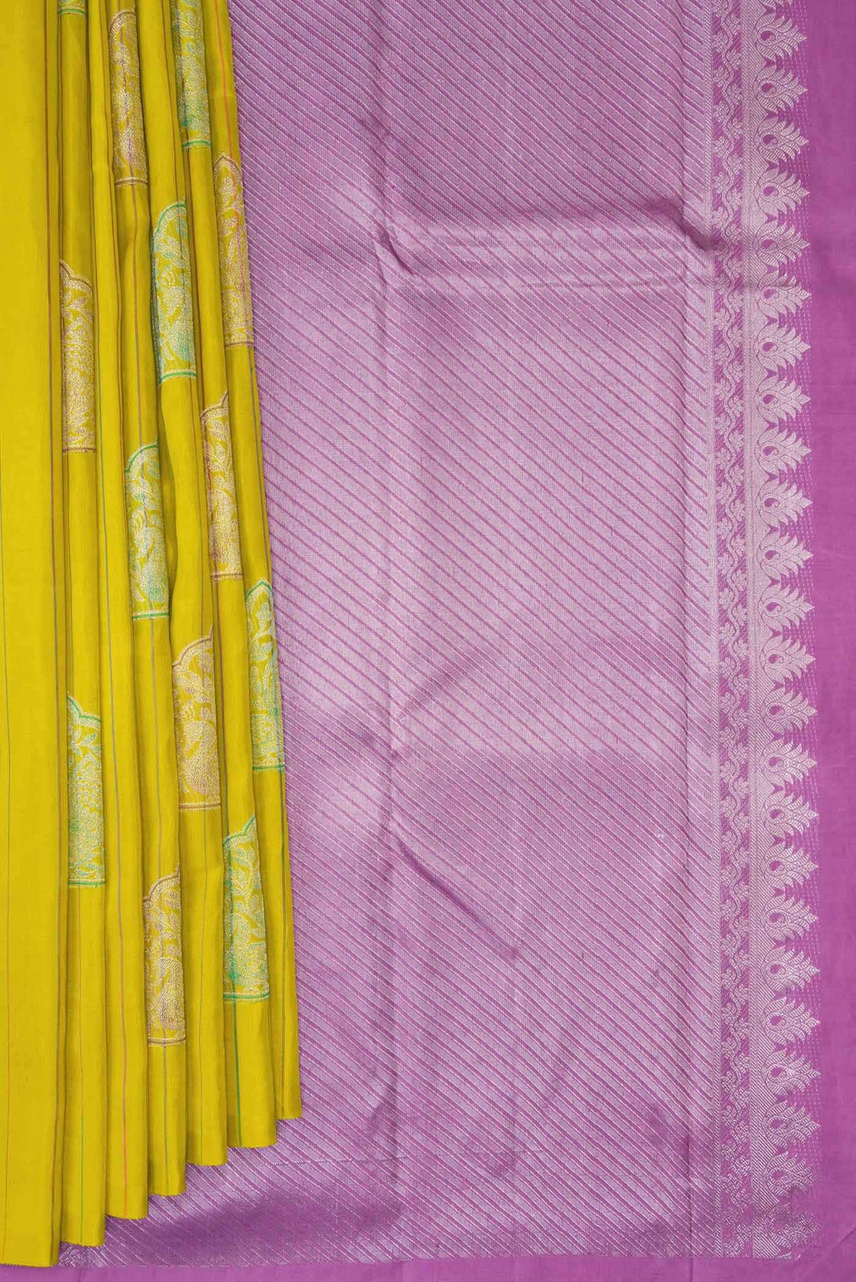 Pleats and pallu of Pure Silk Pure Zari Mehandi Green Dual Tone Kanchipuram Saree with Stripes on the body and Without Border