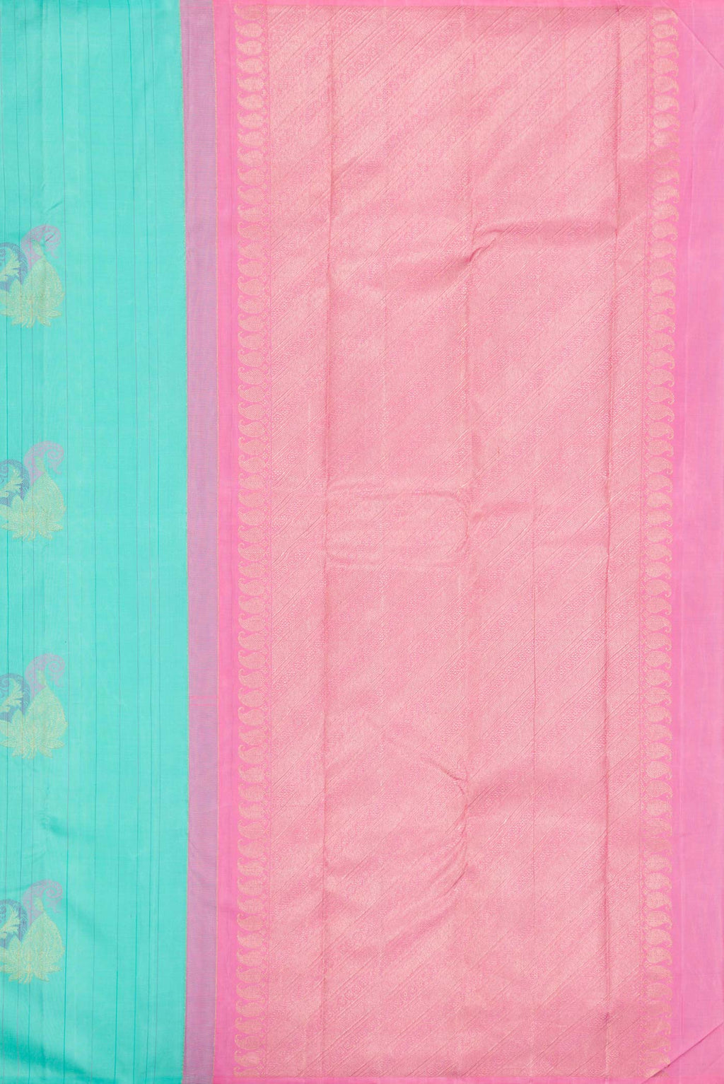 Close up image of the pallu of Sea Green Dual Tone Kanchipuram Silk Saree with Zari And Thread Butta on the body and Without Border