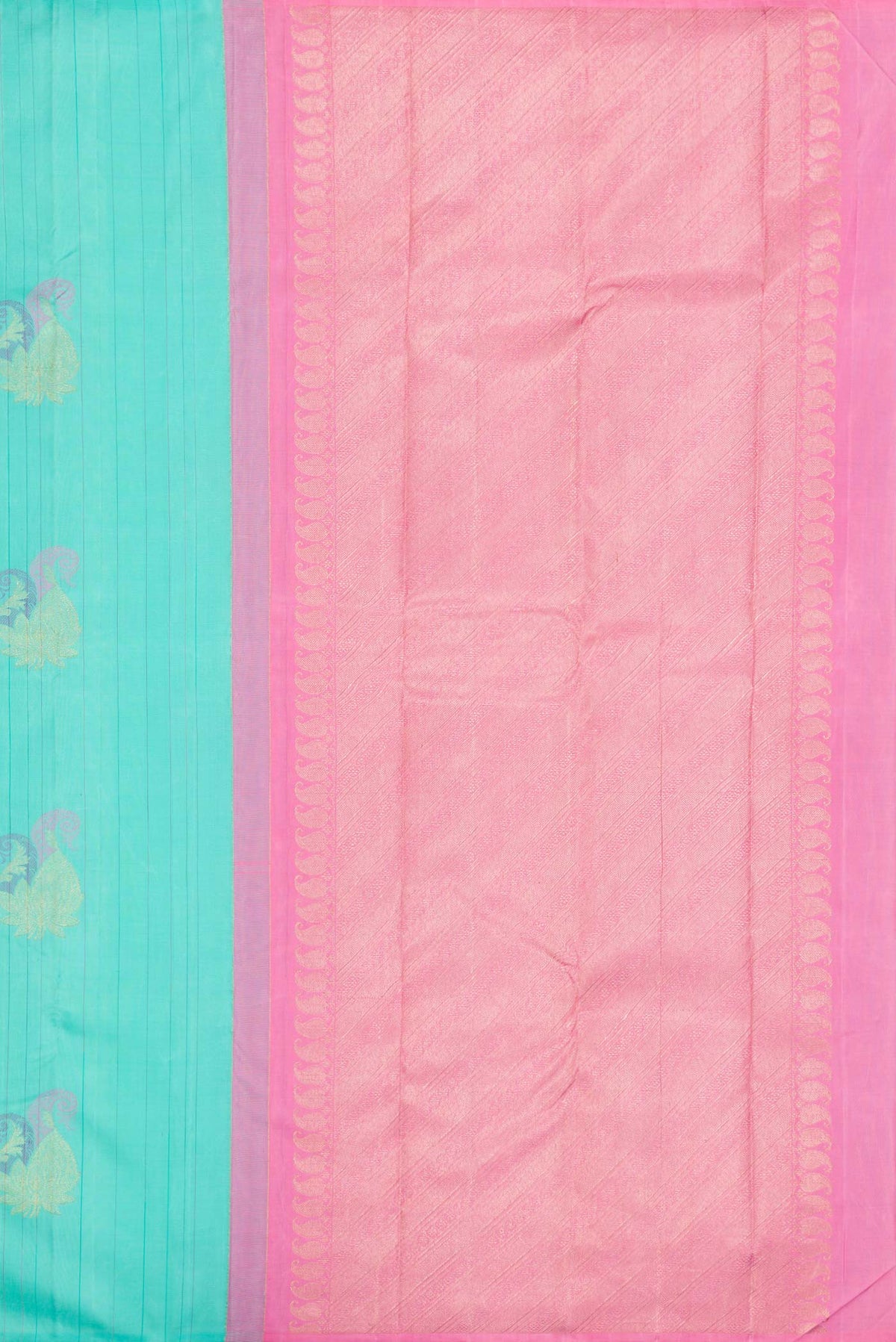Close up image of the pallu of Sea Green Dual Tone Kanchipuram Silk Saree with Zari And Thread Butta on the body and Without Border