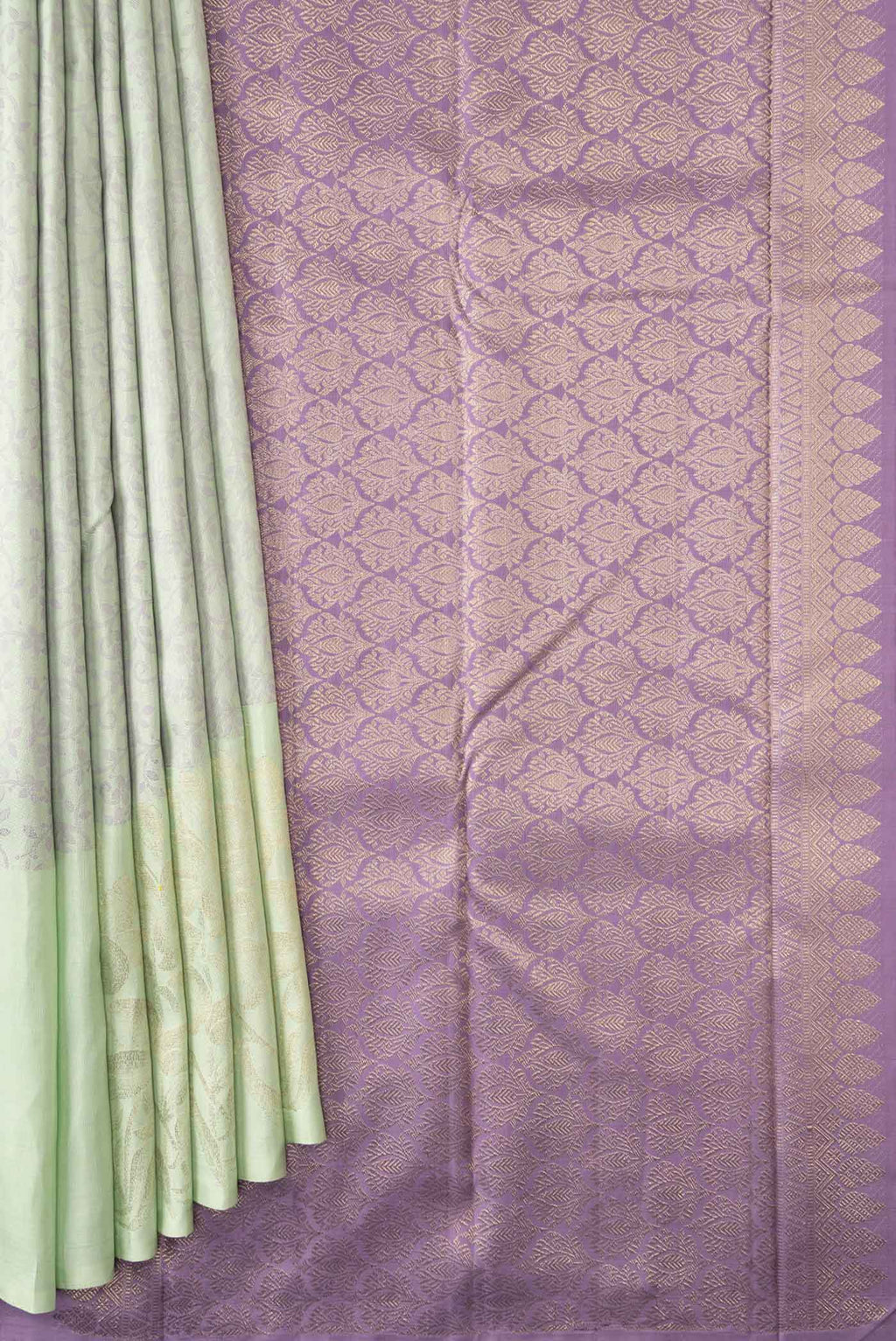 Pleats and pallu of Pista Green Dual Tone Kanchipuram Silk Saree with Jacquard design on the body and Fancy Border