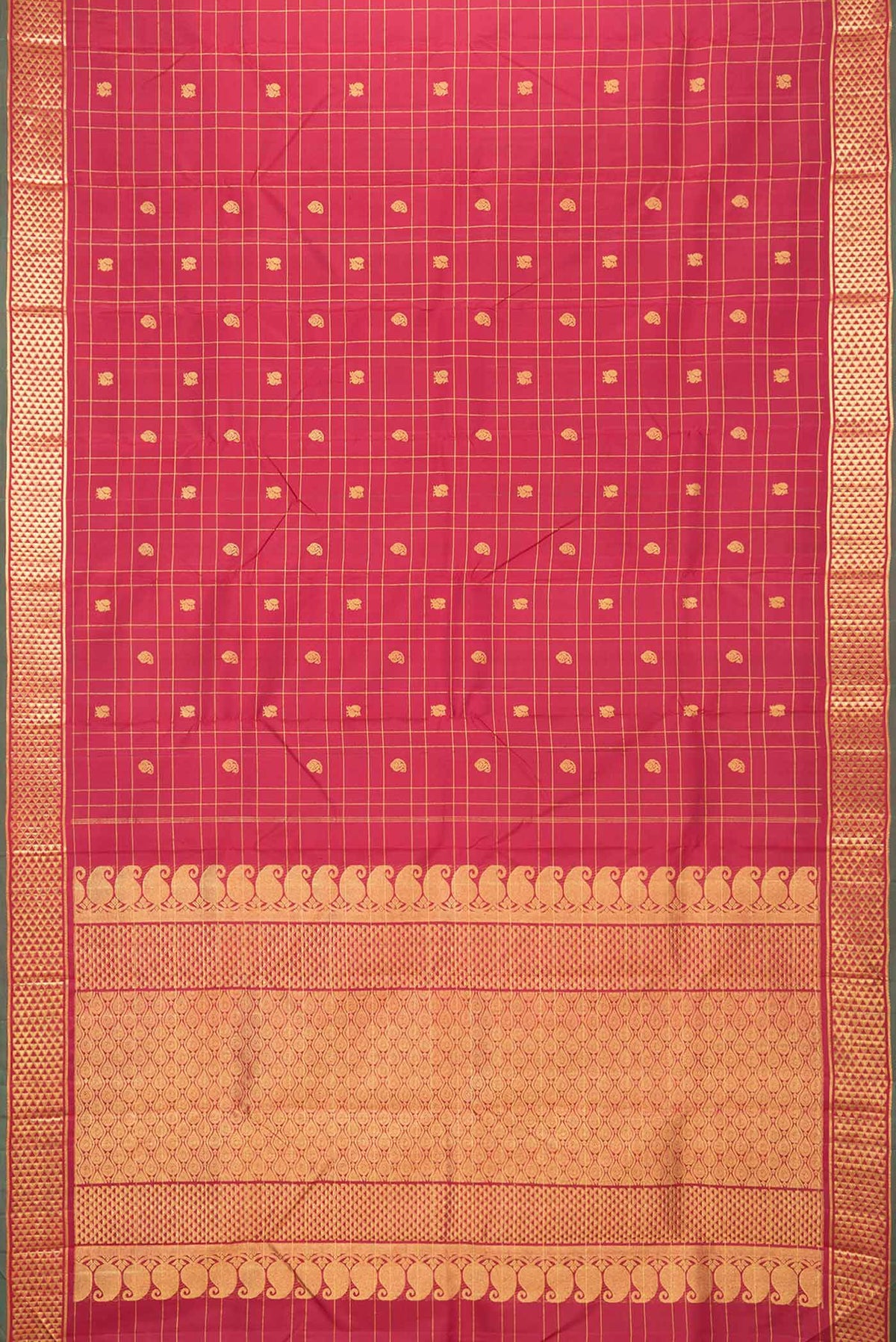 Flat view of Maroon Dual Tone Kanchipuram Silk Saree with Zari Butta on the body and Zari Border