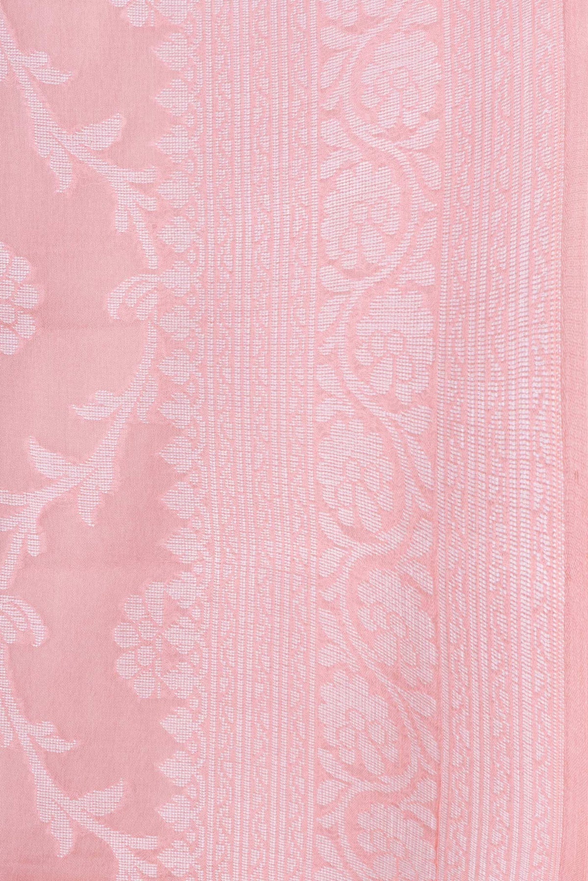 Border image of Pink Dual Tone Mysore Georgette Saree with Zari Brocade on the body and Thread Border. 