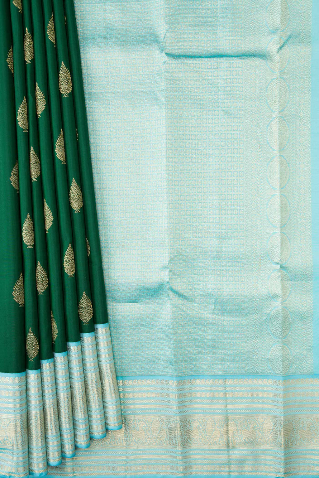 Pleats and pallu of Green Dual Tone Kanchipuram Silk Saree with Zari Butta on the body and Zari Border