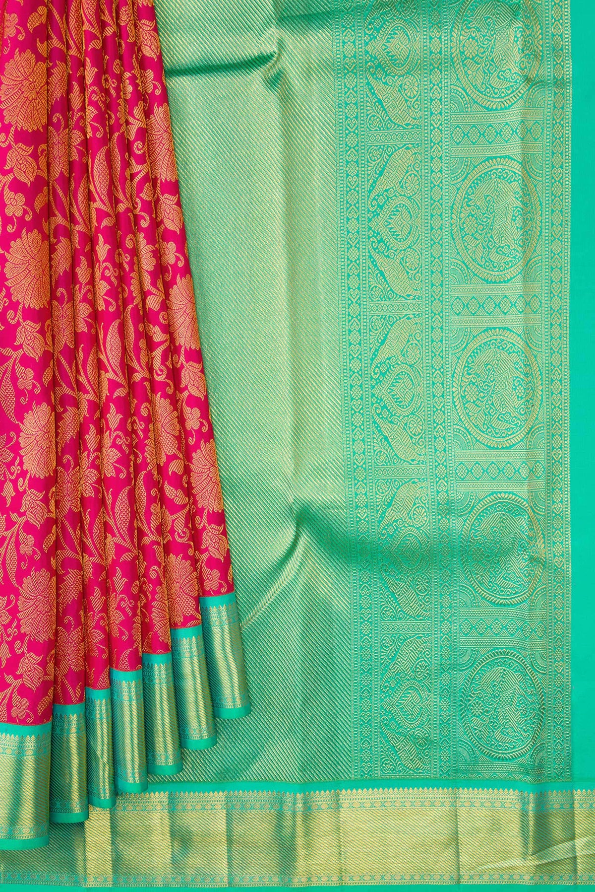 Pleats and pallu of Dark Pink Dual Tone Kanjivaram Silk Saree with Zari Brocade on the body and Zari Border. 