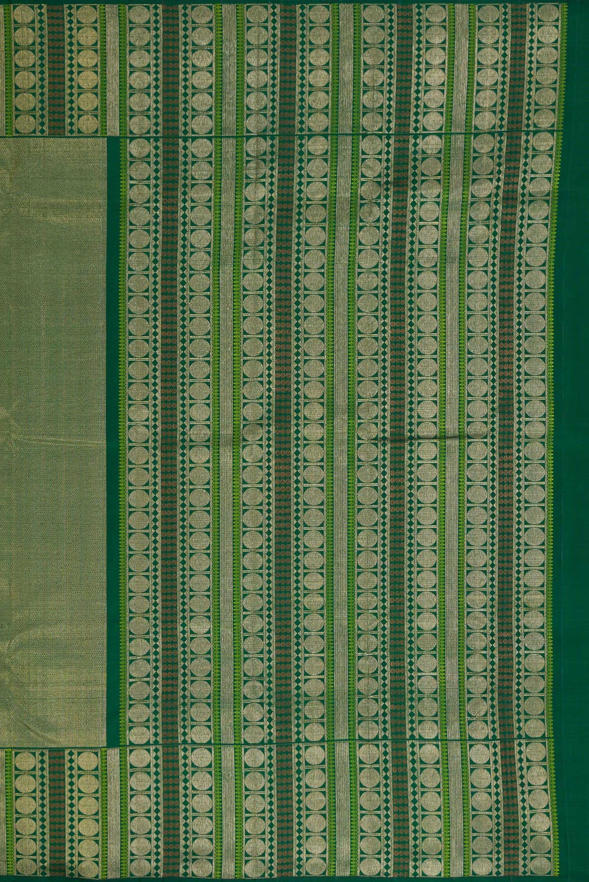 Close up image of the pallu of Green Dual Tone Kanchipuram Silk Saree with Zari Brocade on the body and Fancy Border. 