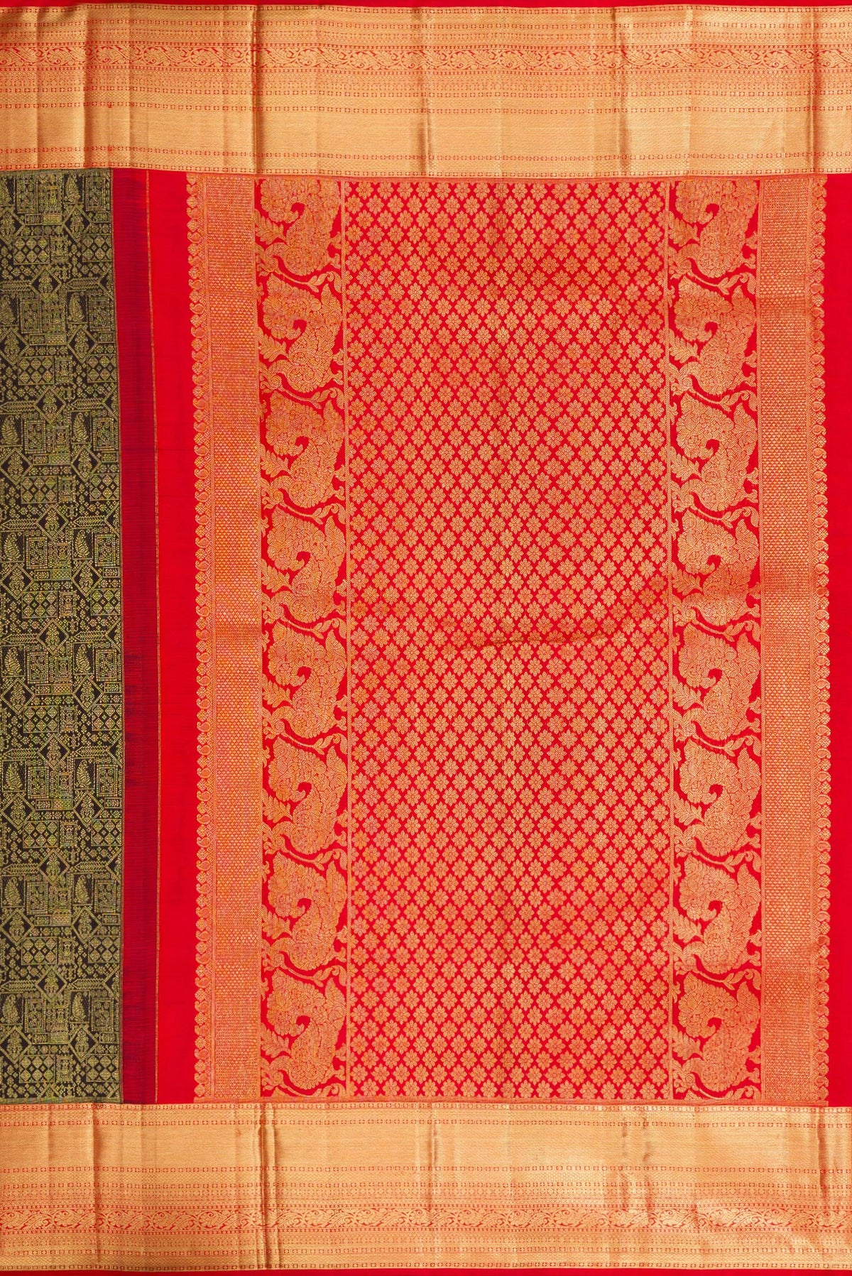 Close up image of the pallu of Black Kanjivaram Silk Saree with Zari Brocade on the body and Zari Border. 