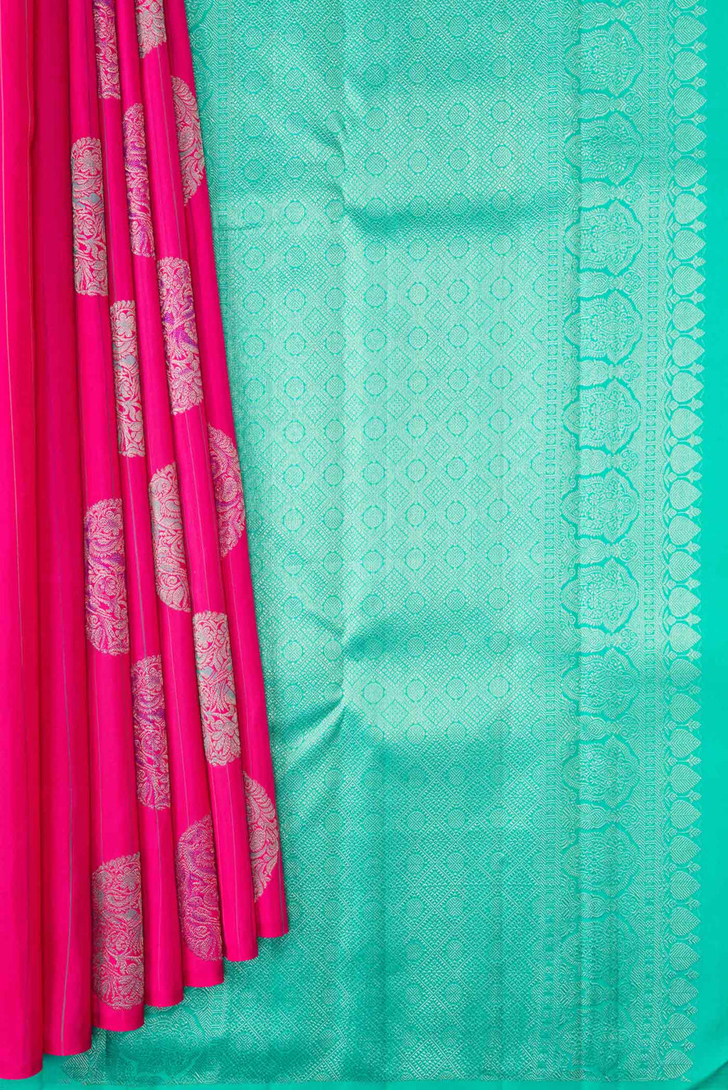 Pleats and pallu of Dark Pink Dual Tone Kanchipuram Silk Saree with Zari And Thread Butta on the body and Without Border