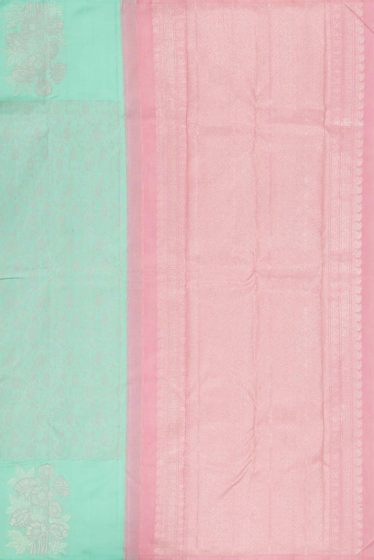Close up image of the pallu of Pure Silk Pure Zari Sea Green Dual Tone Kanchipuram Saree with Jacquard design on the body and Fancy Border