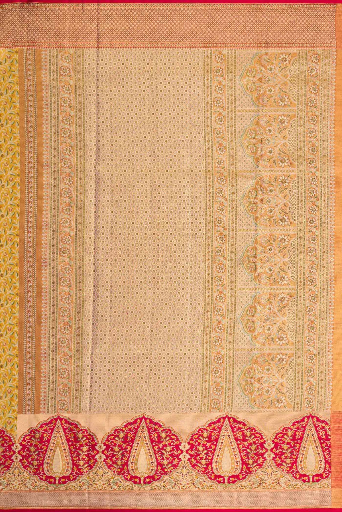 Close up image of the pallu of Gold Dual Tone Kanchipuram Tissue Silk Saree with Zari Brocade on the body and Fancy Border
