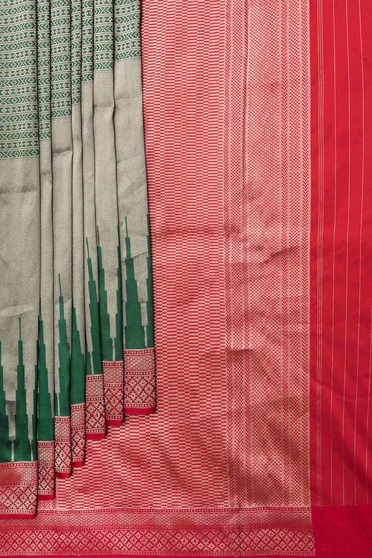 Pleats and pallu of Green Dual Tone Banarasi Saree with Zari Brocade on the body and Zari Border