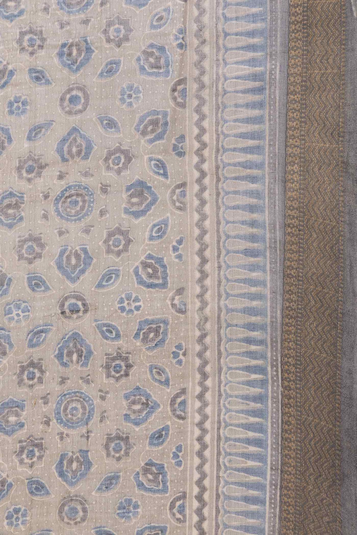 Border image of Grey Dual Tone Chanderi Silk Saree with Printed design on the body and Zari Border