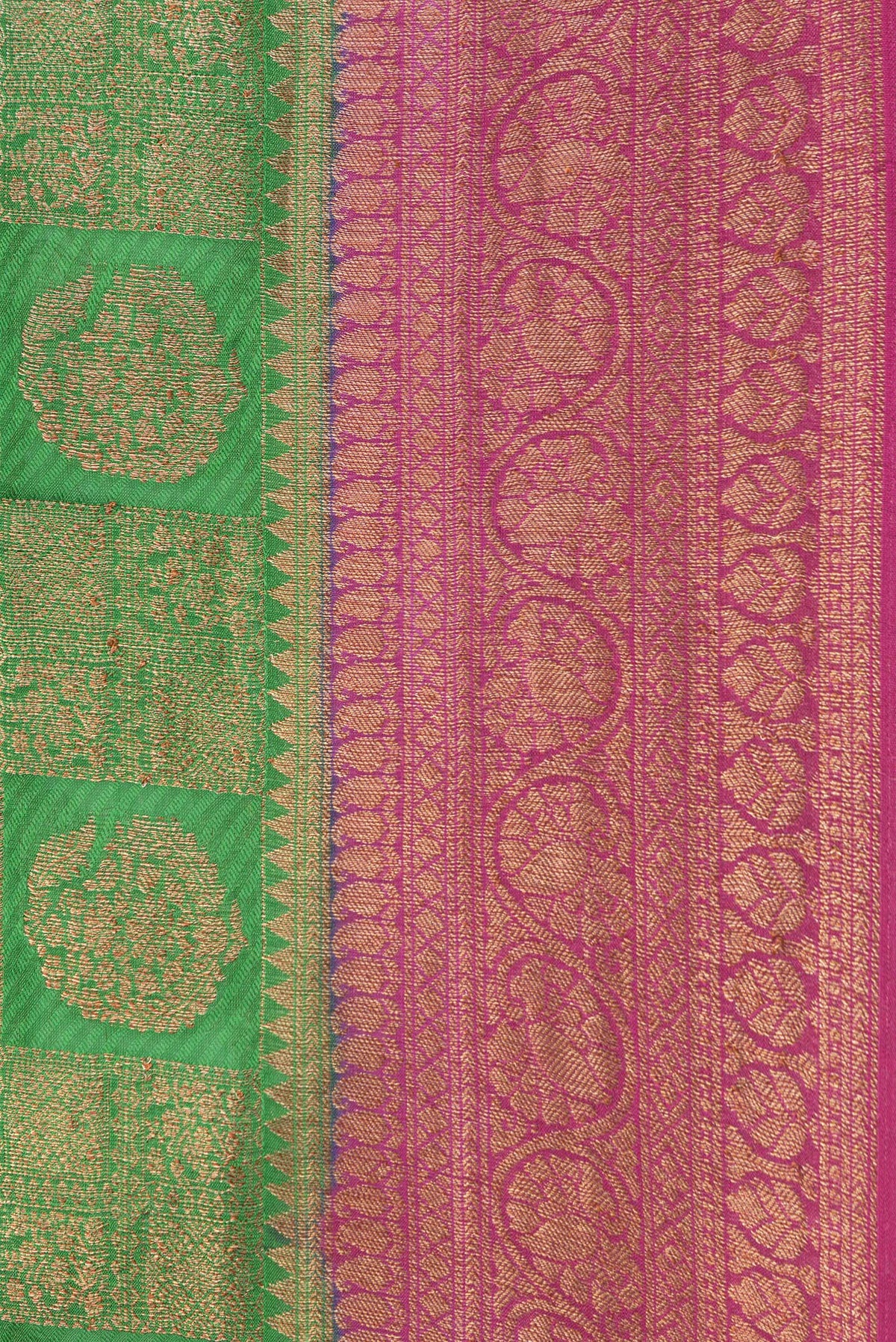 Border image of Bottle Green Dual Tone Banarasi Georgette Saree with Zari Brocade on the body and Zari Border. 